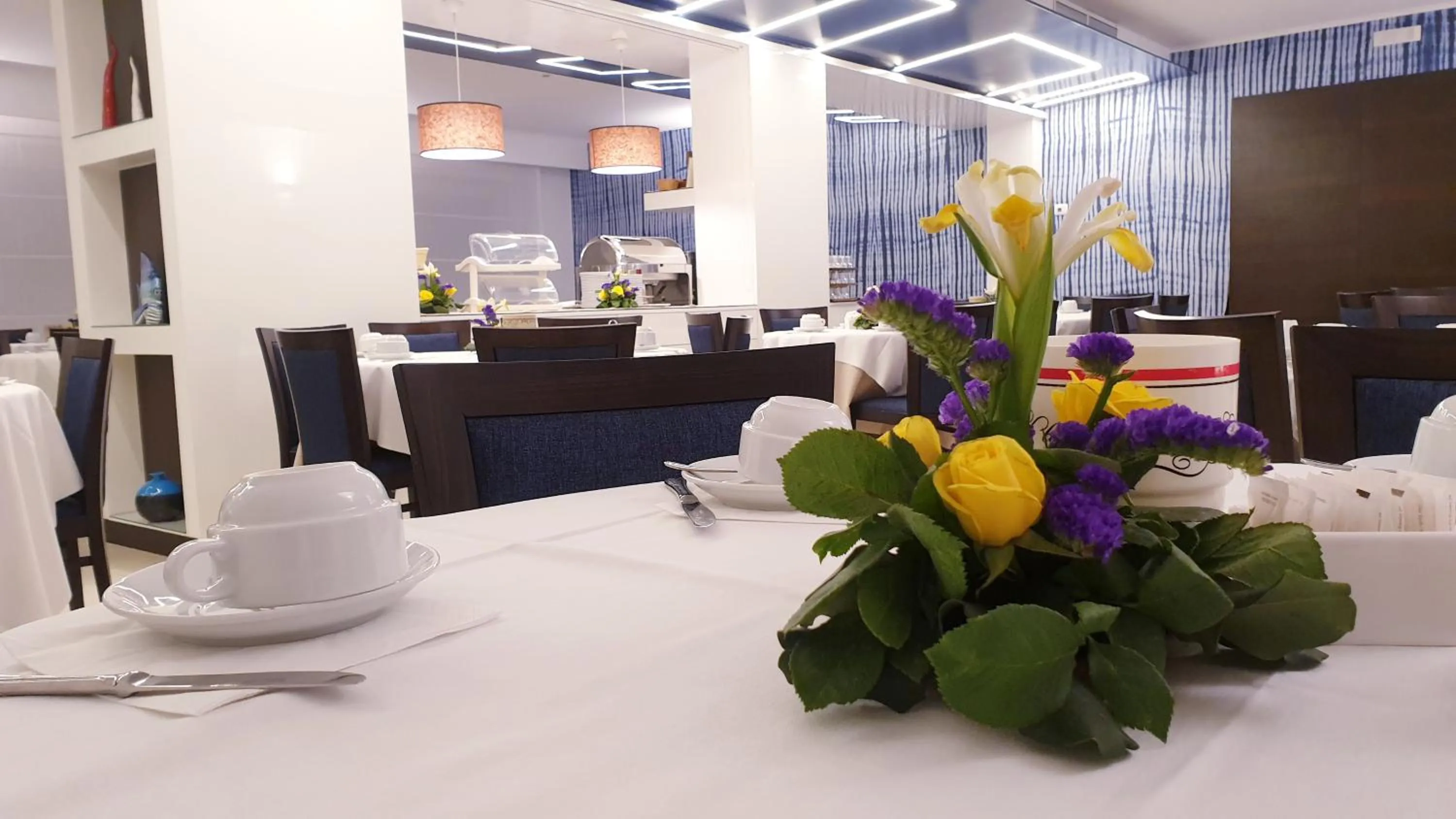 Restaurant/places to eat in Hotel La Meridiana