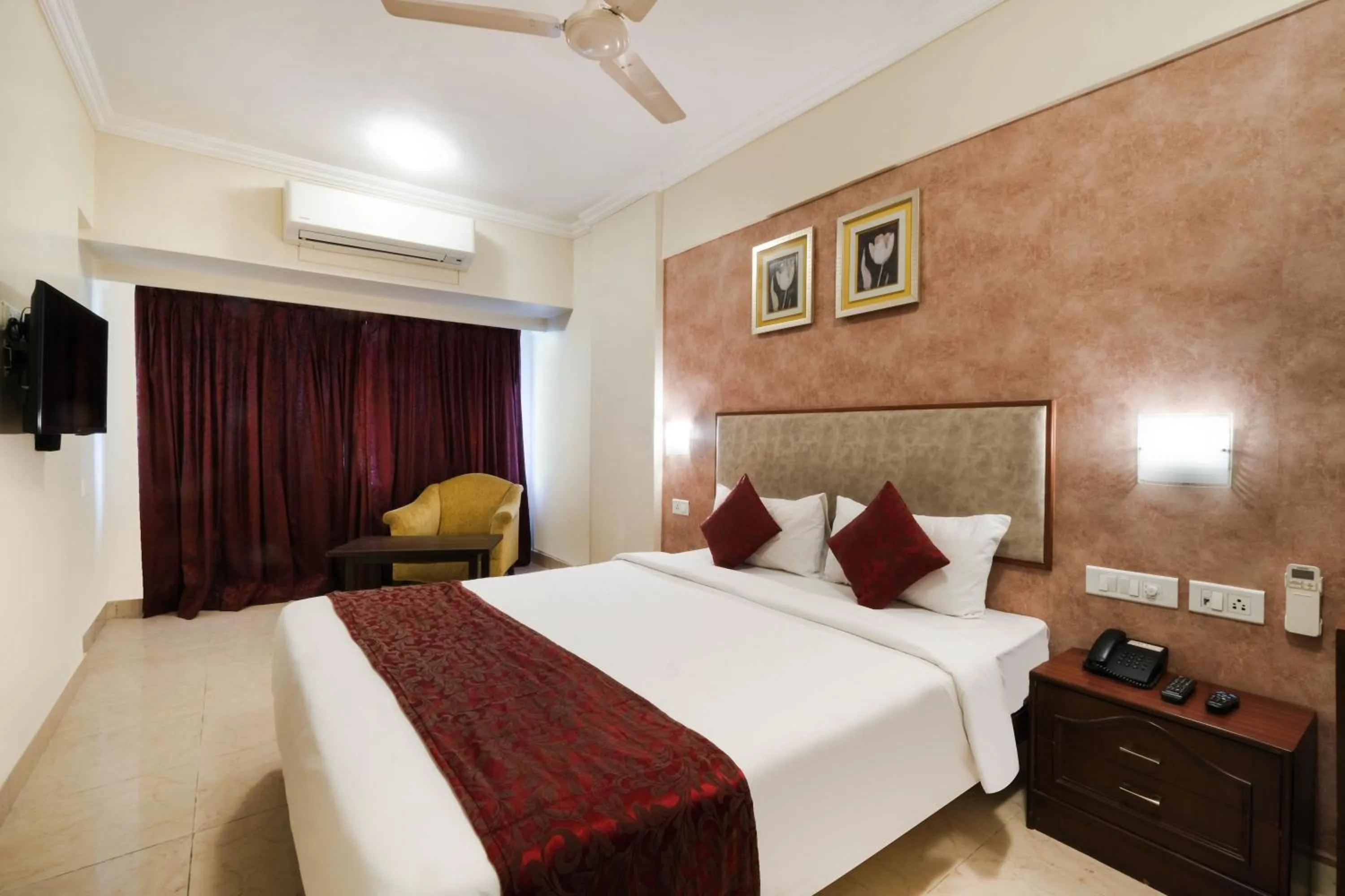 Bed in 7 Apple Hotel Pimpri Pune