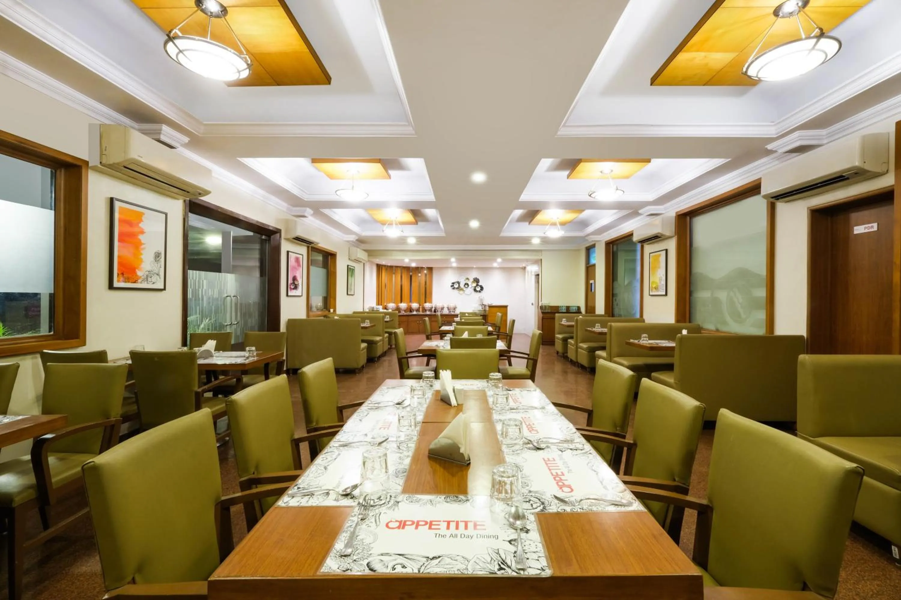 Restaurant/places to eat in 7 Apple Hotel Pimpri Pune