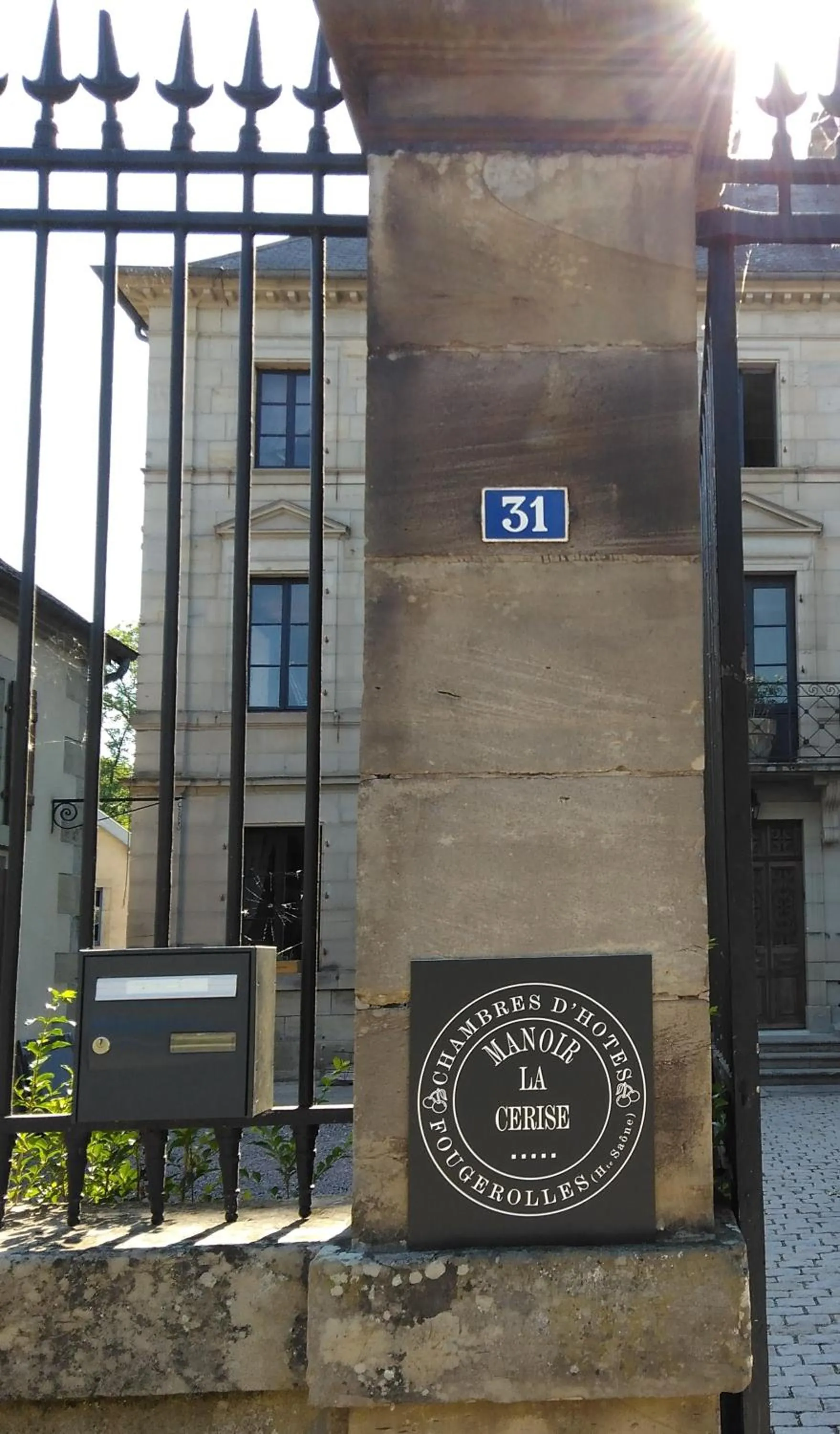 Facade/entrance in Manoir La Cerise