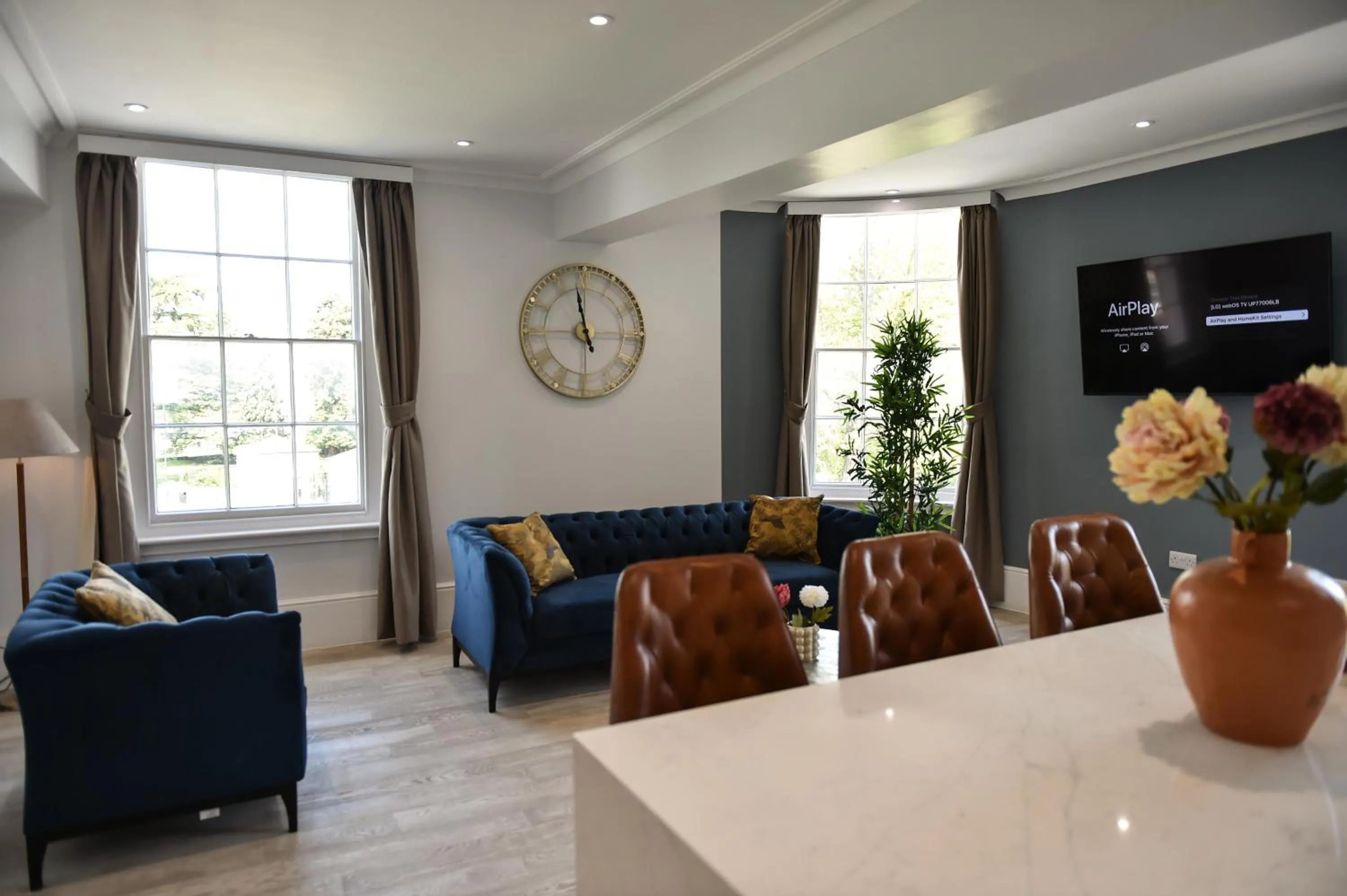 Lobby or reception in Victoria Colonnade Aparthotel