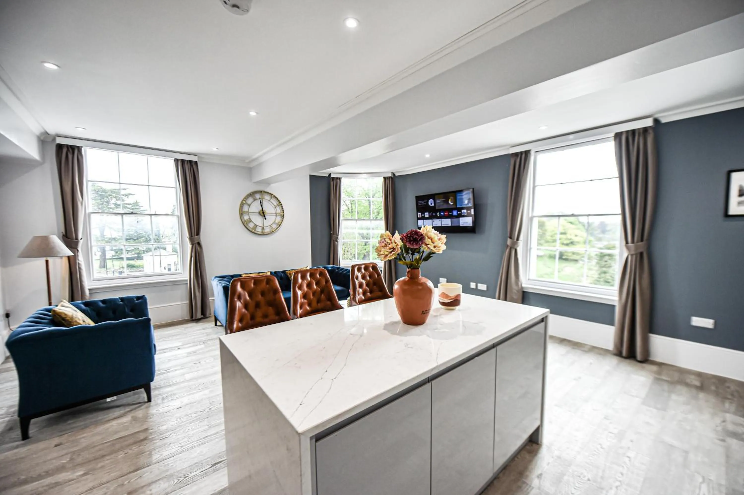 Living room in Victoria Colonnade Aparthotel