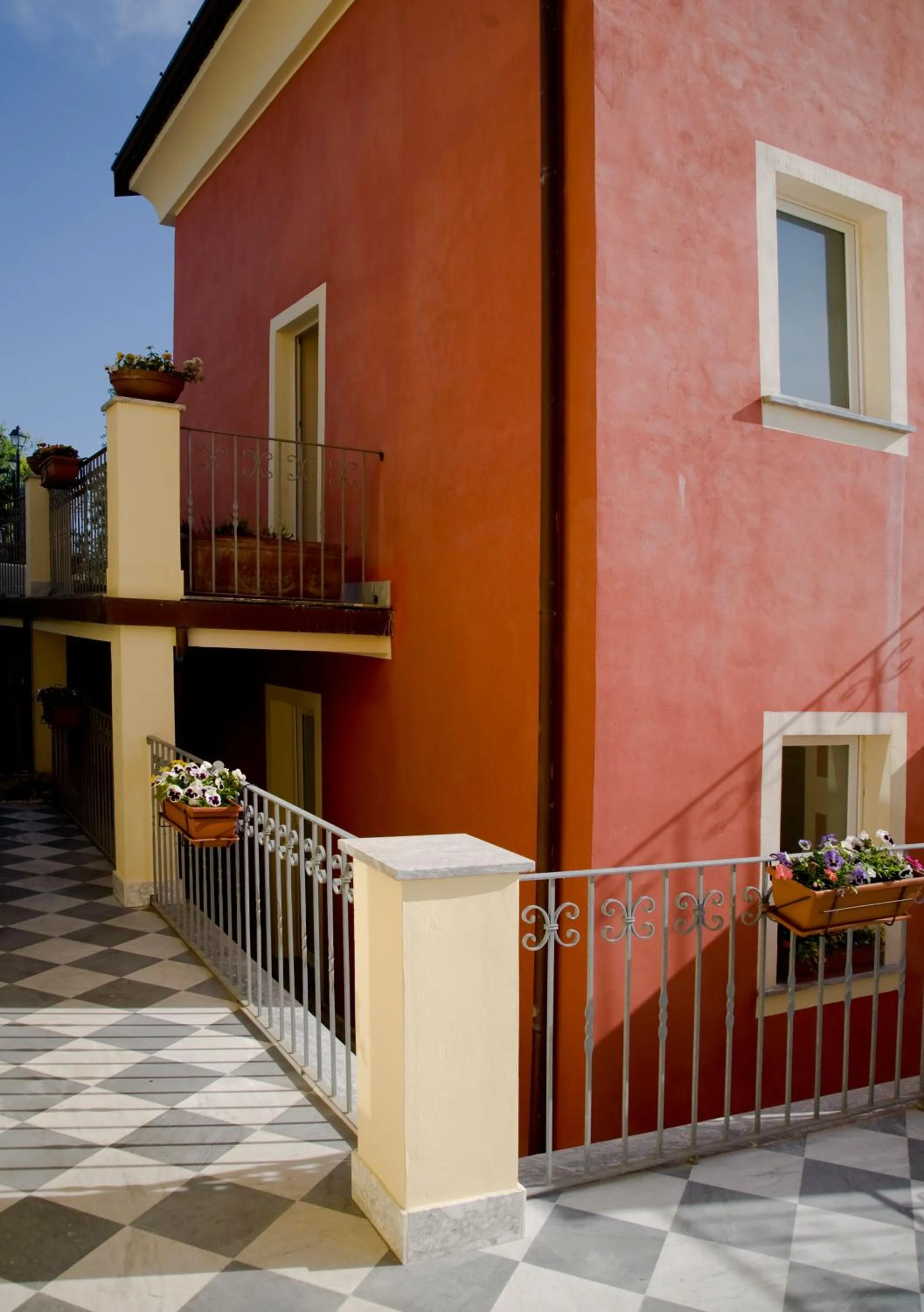 Facade/entrance in Le Ville Relais