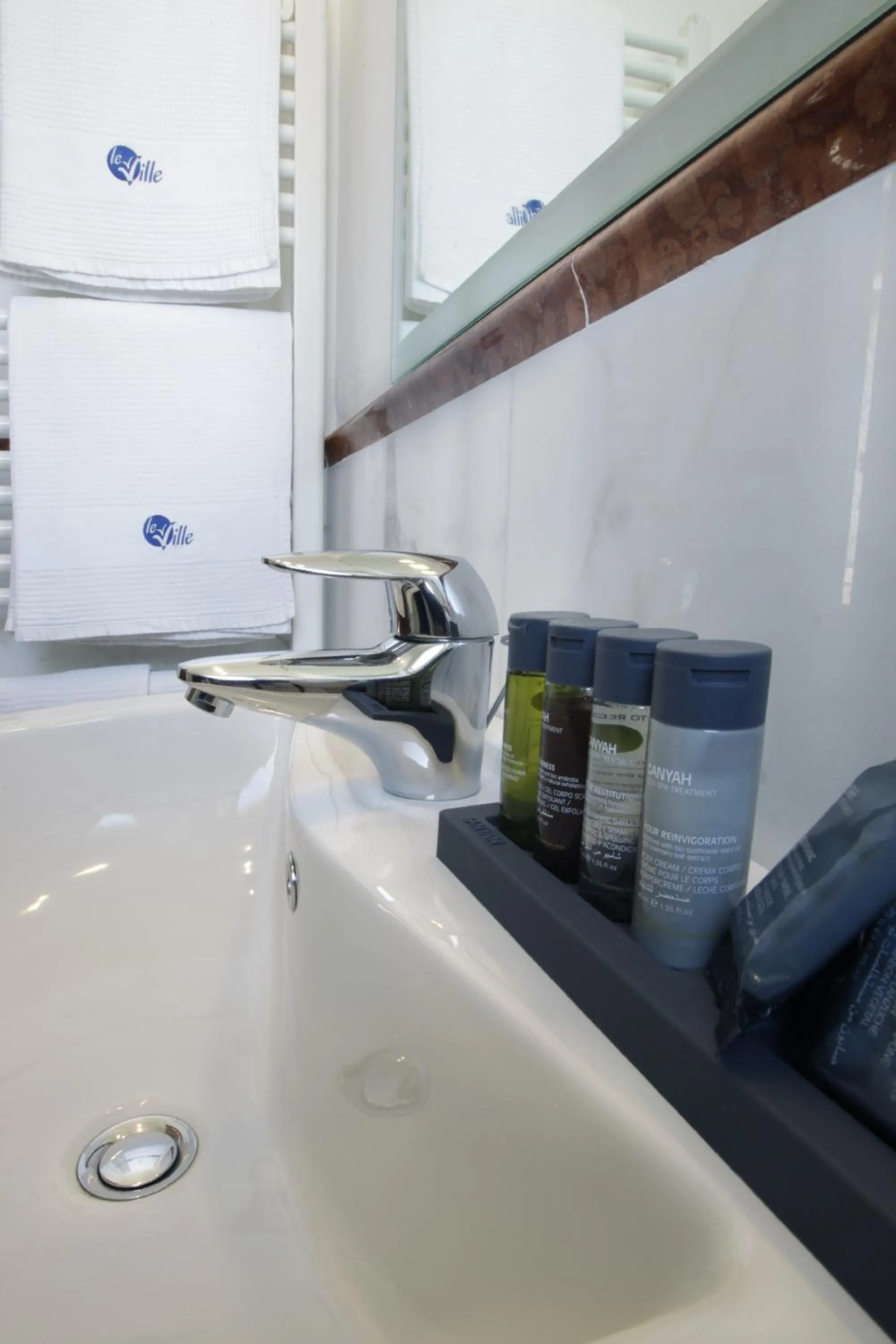 Bathroom in Le Ville Relais