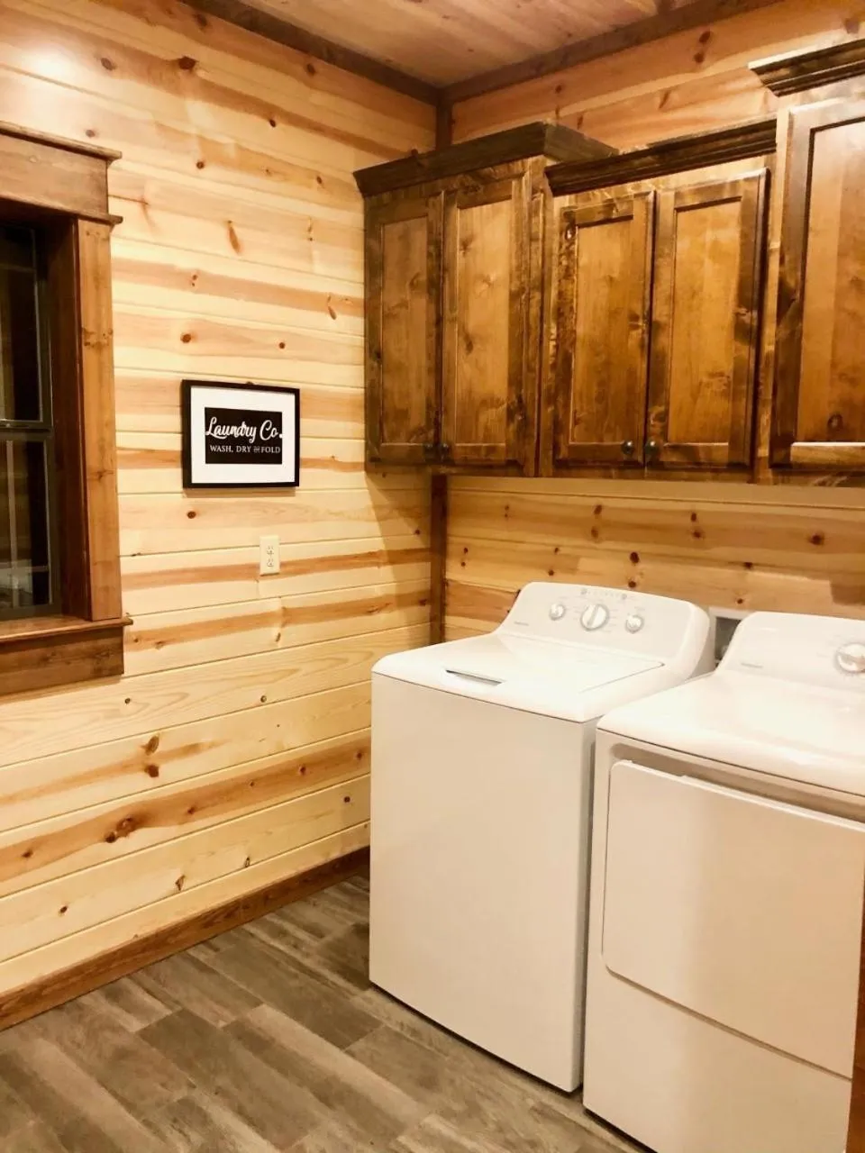 laundry in Stone Mountain Lodge 5000sqft 6 Bed Game Room Pool Table Hot Tub