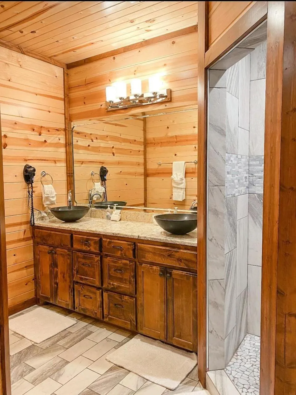 Bathroom in Stone Mountain Lodge 5000sqft 6 Bed Game Room Pool Table Hot Tub