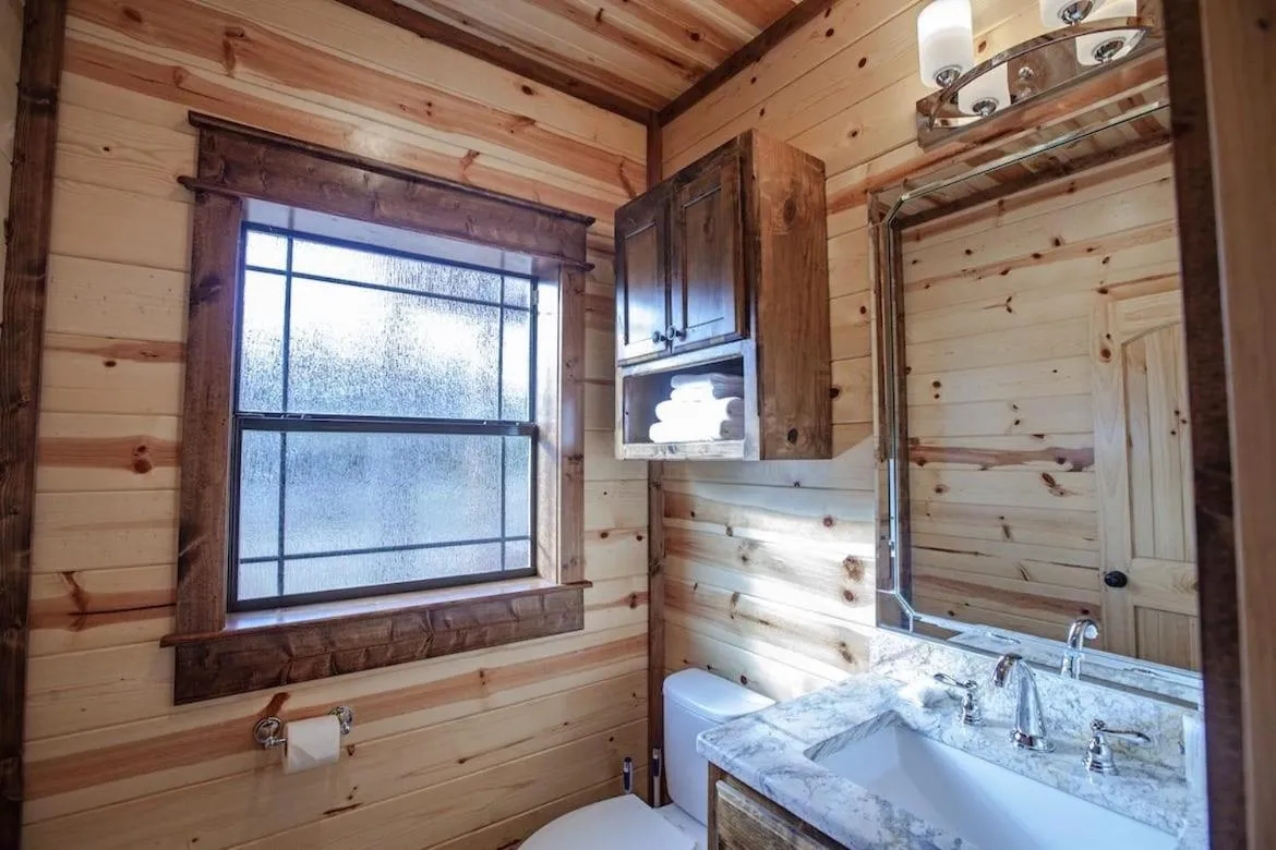 Stone Mountain Lodge 5000sqft 6 Bed Game Room Pool Table Hot Tub