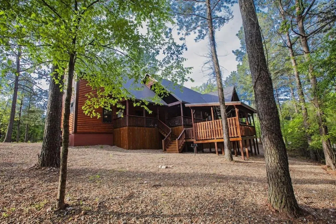 Stone Mountain Lodge 5000sqft 6 Bed Game Room Pool Table Hot Tub