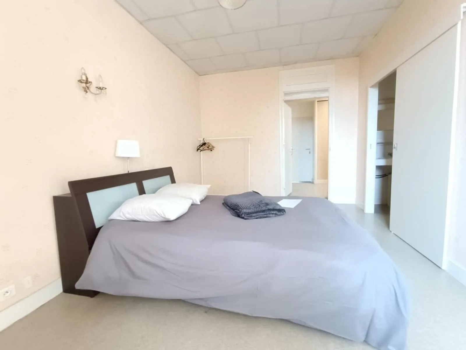 Photo of the whole room, Bed in Gîte d'étape et de groupe du Clos Saint Roch