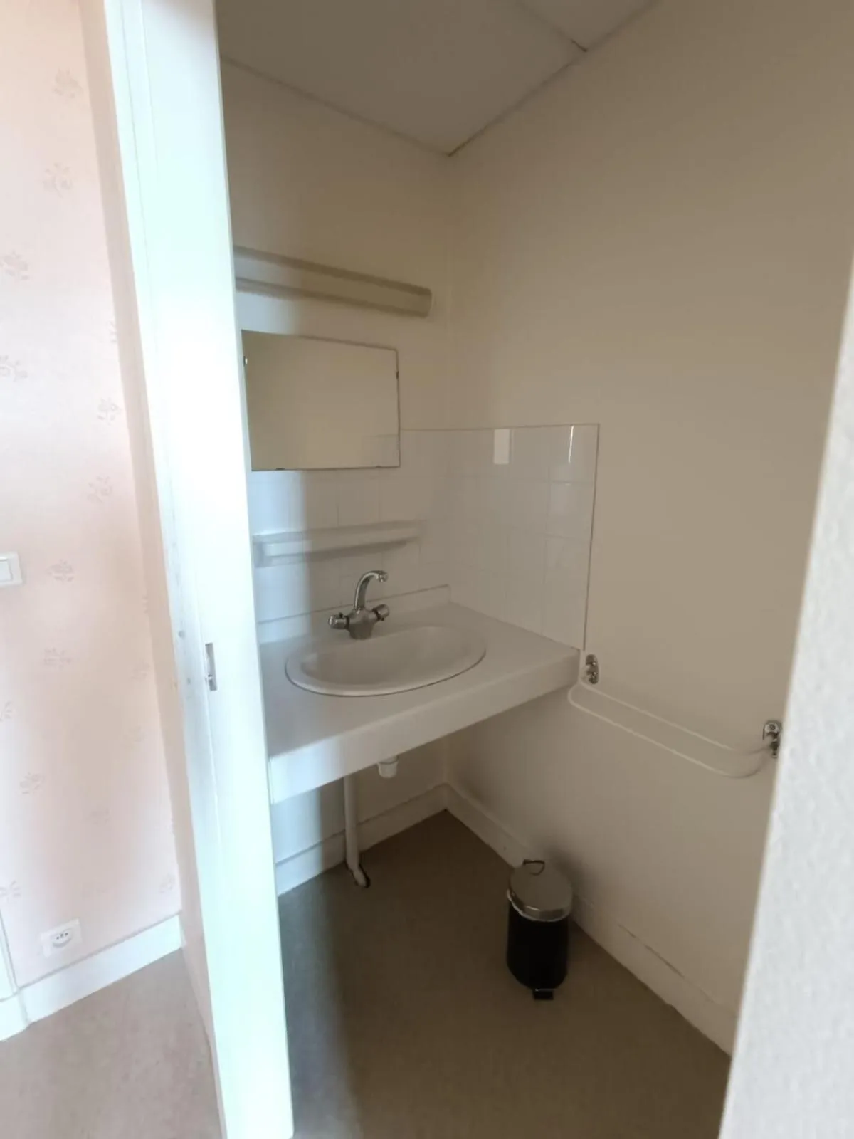 Toilet in Gîte d'étape et de groupe du Clos Saint Roch