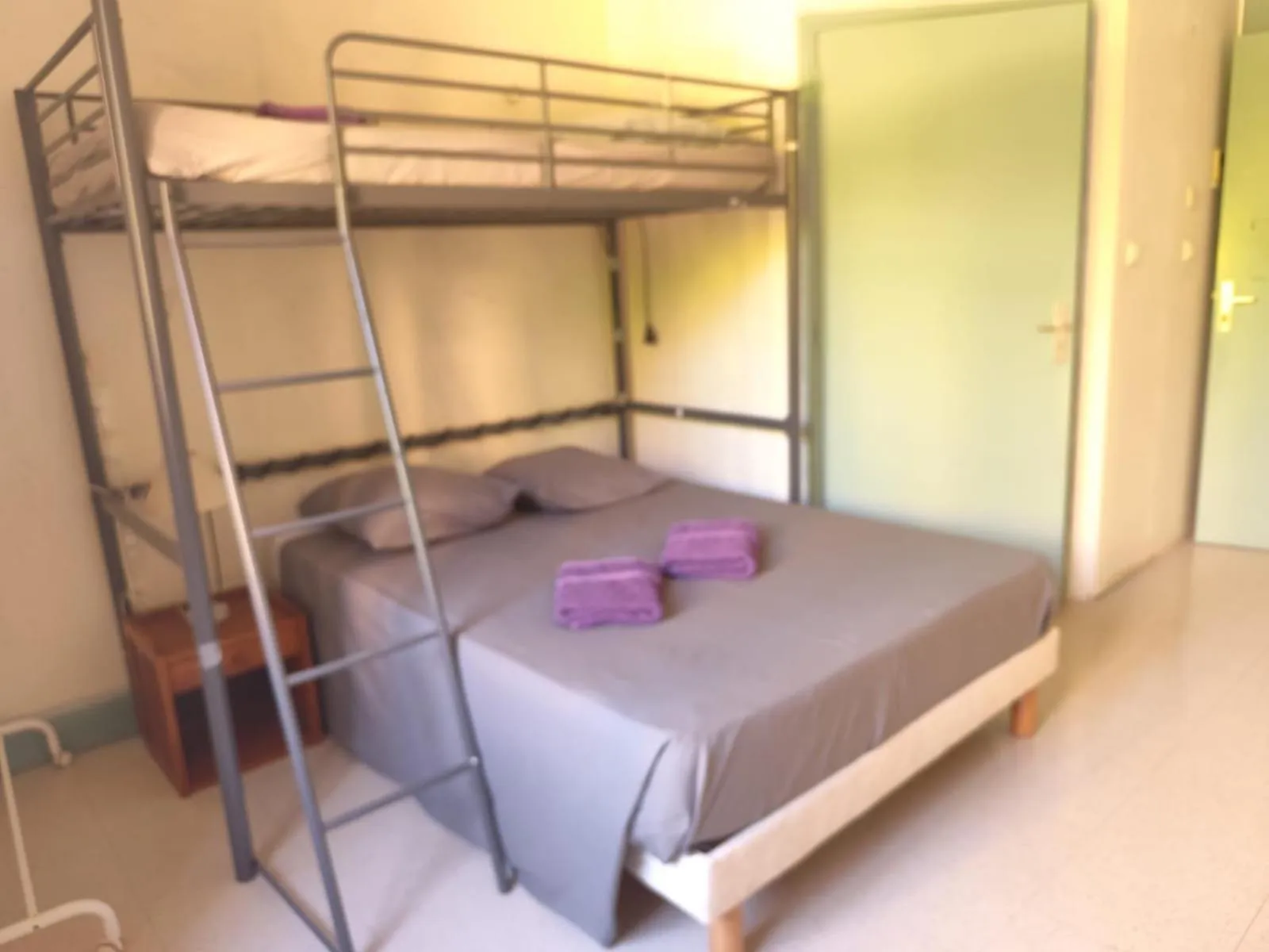 Bed in Gîte d'étape et de groupe du Clos Saint Roch