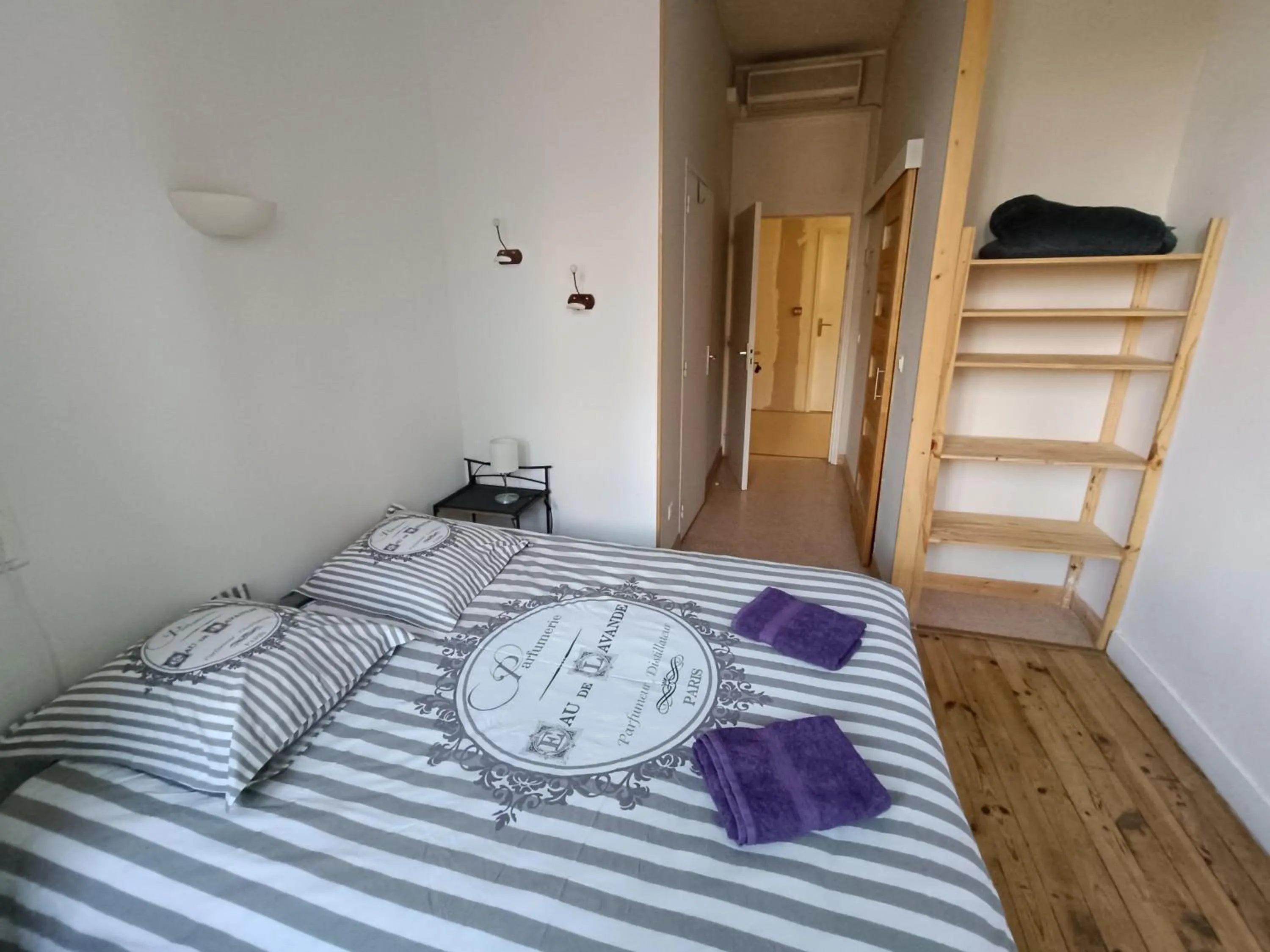 Photo of the whole room, Bed in Gîte d'étape et de groupe du Clos Saint Roch