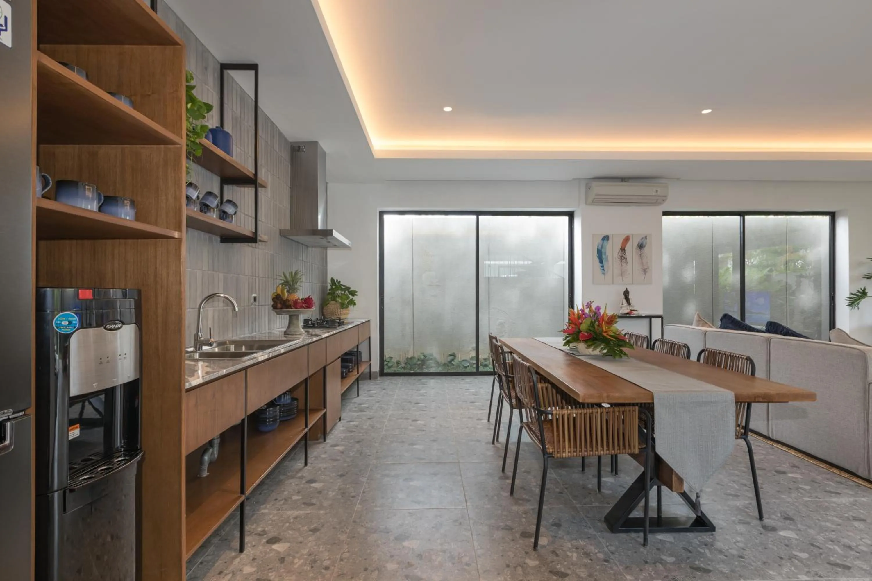 Restaurant/places to eat in Villa Daun 3 Canggu by Premier Hospitality Asia