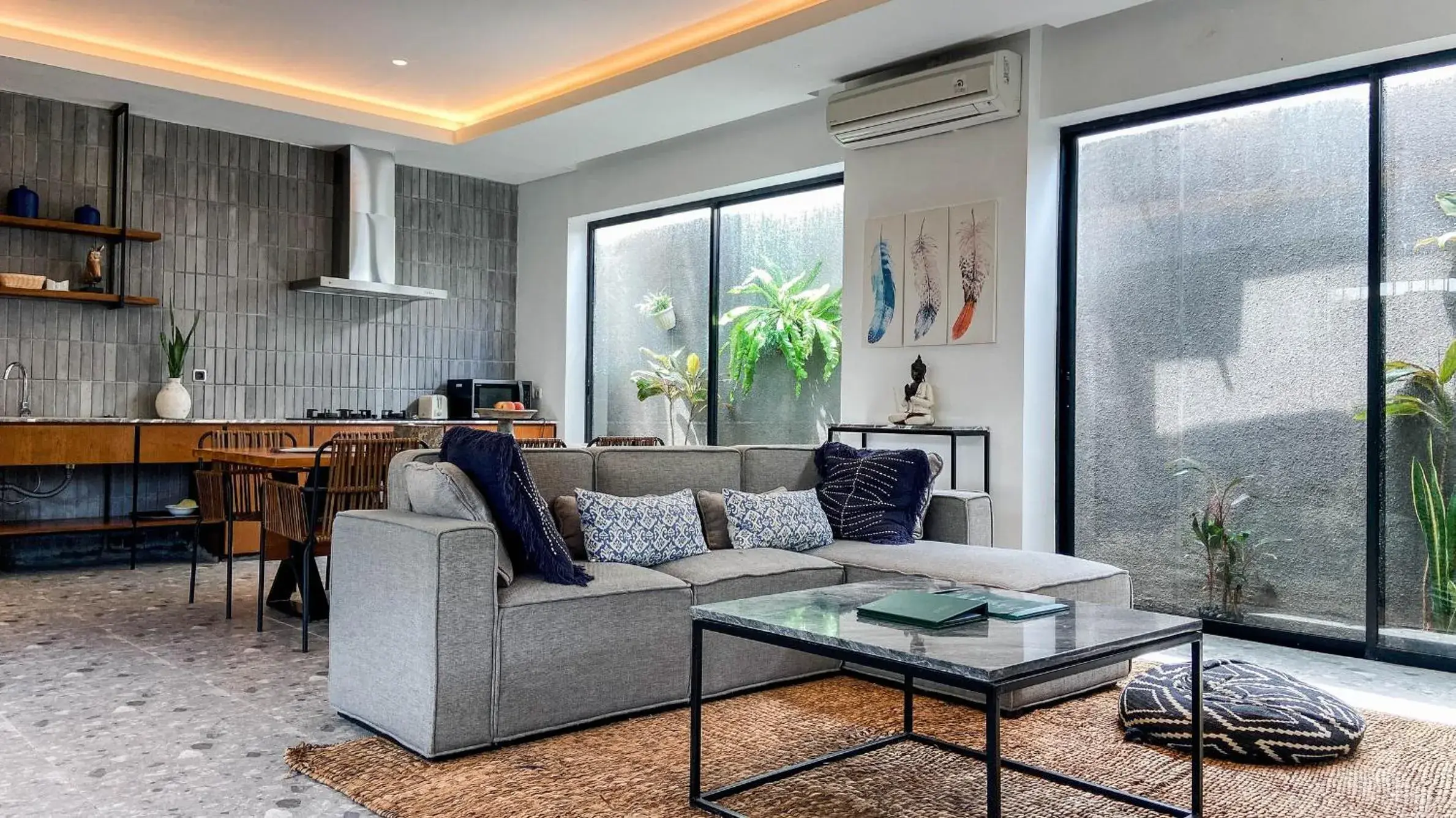 Four Bedrooms Villa with Free Mini-bar in Villa Daun 3 Canggu by Premier Hospitality Asia Four Bedrooms Villa with Free Mini-bar in Villa Daun 3 Canggu by Premier Hospitality Asia