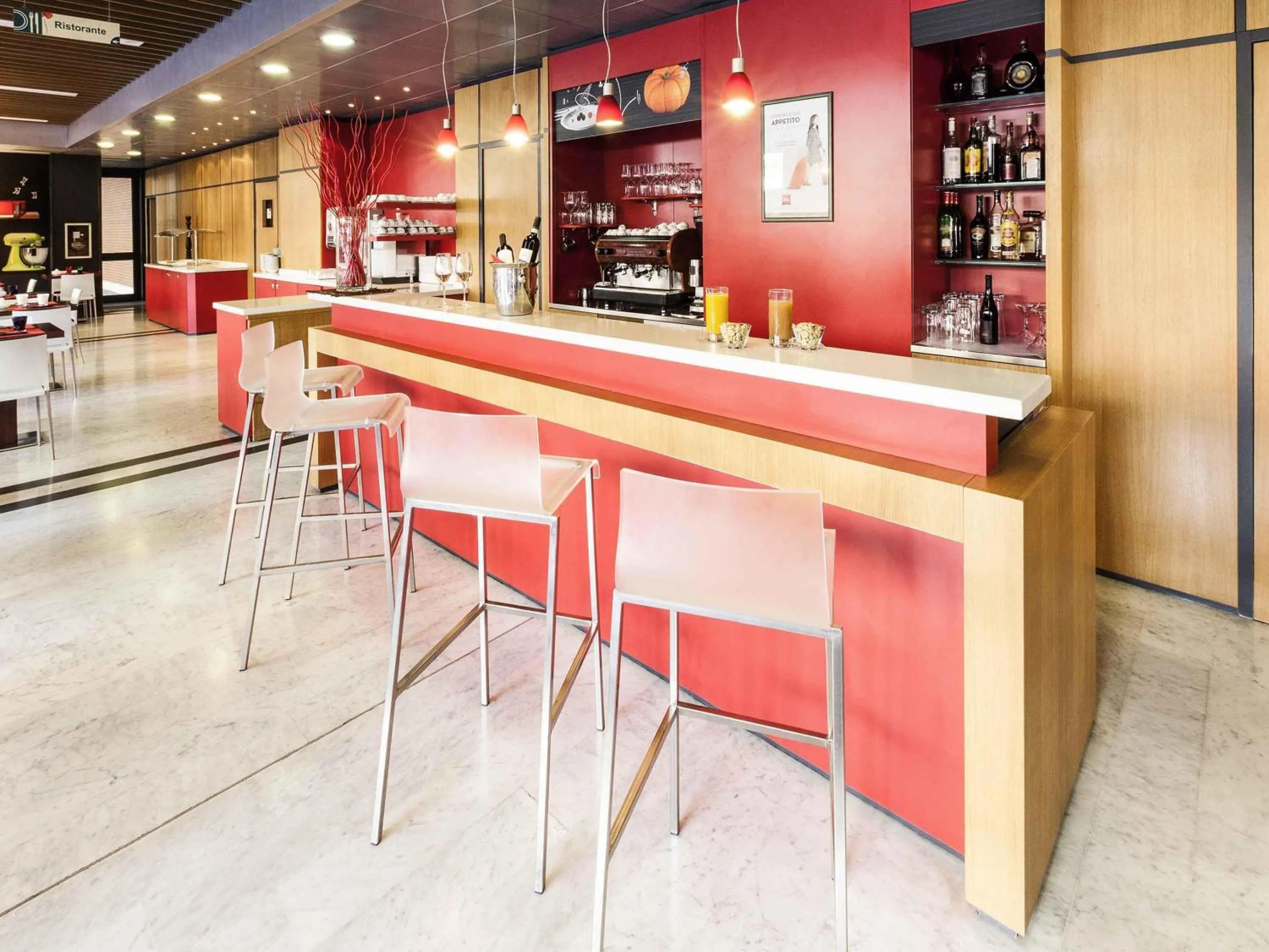 Lounge or bar in Ibis Roma Fiera
