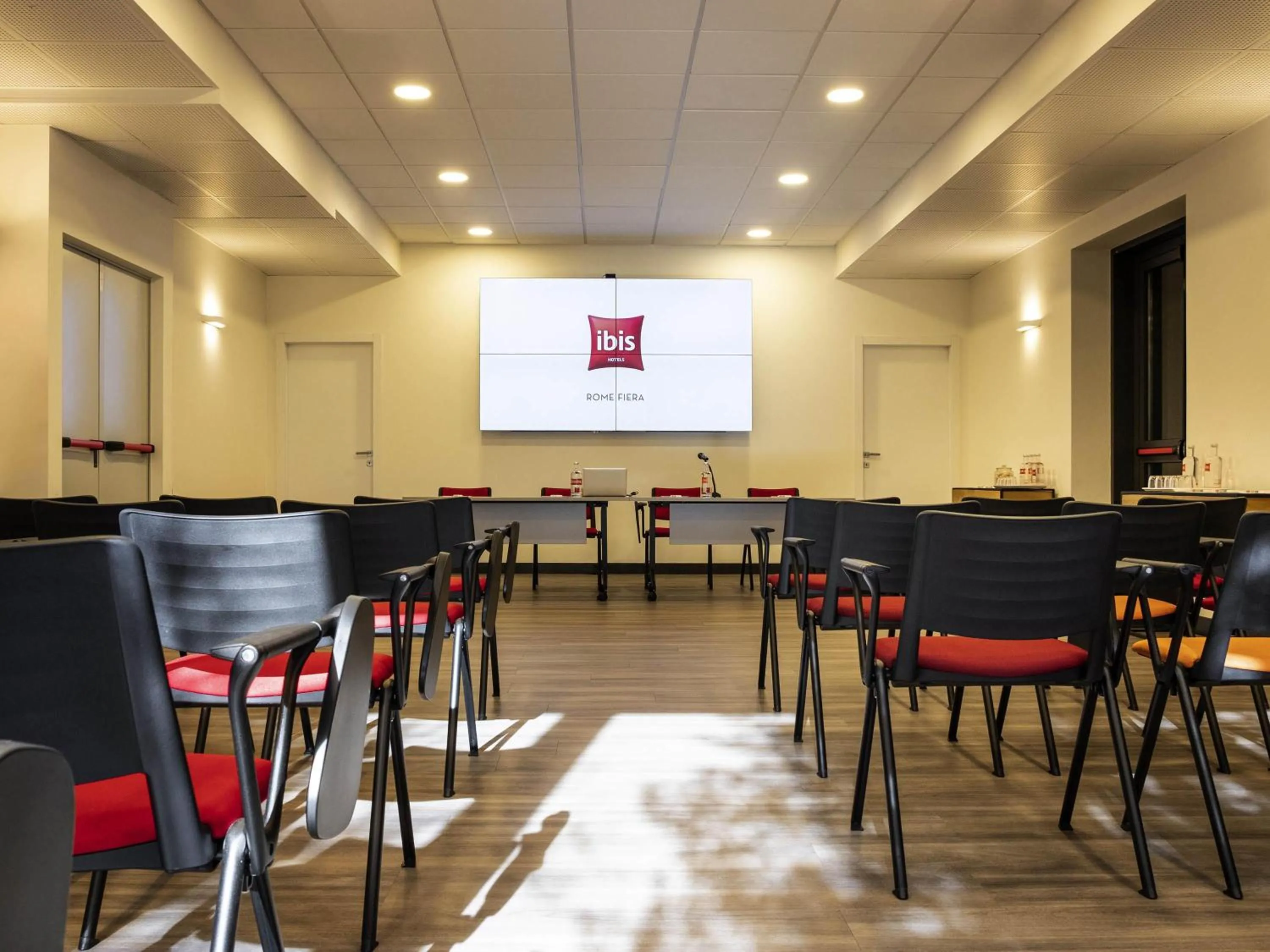 Meeting/conference room in Ibis Roma Fiera