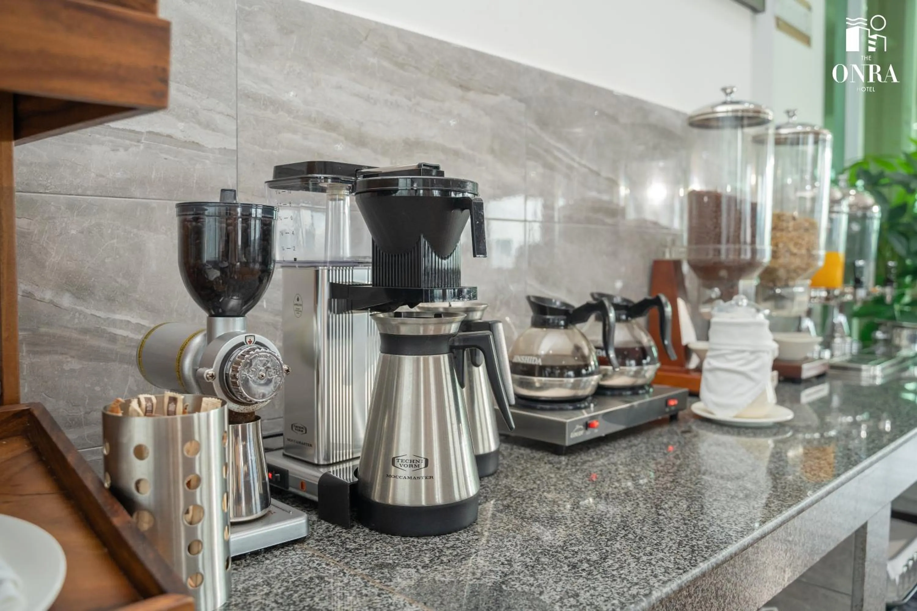 Coffee/tea facilities in The ONRA Hotel