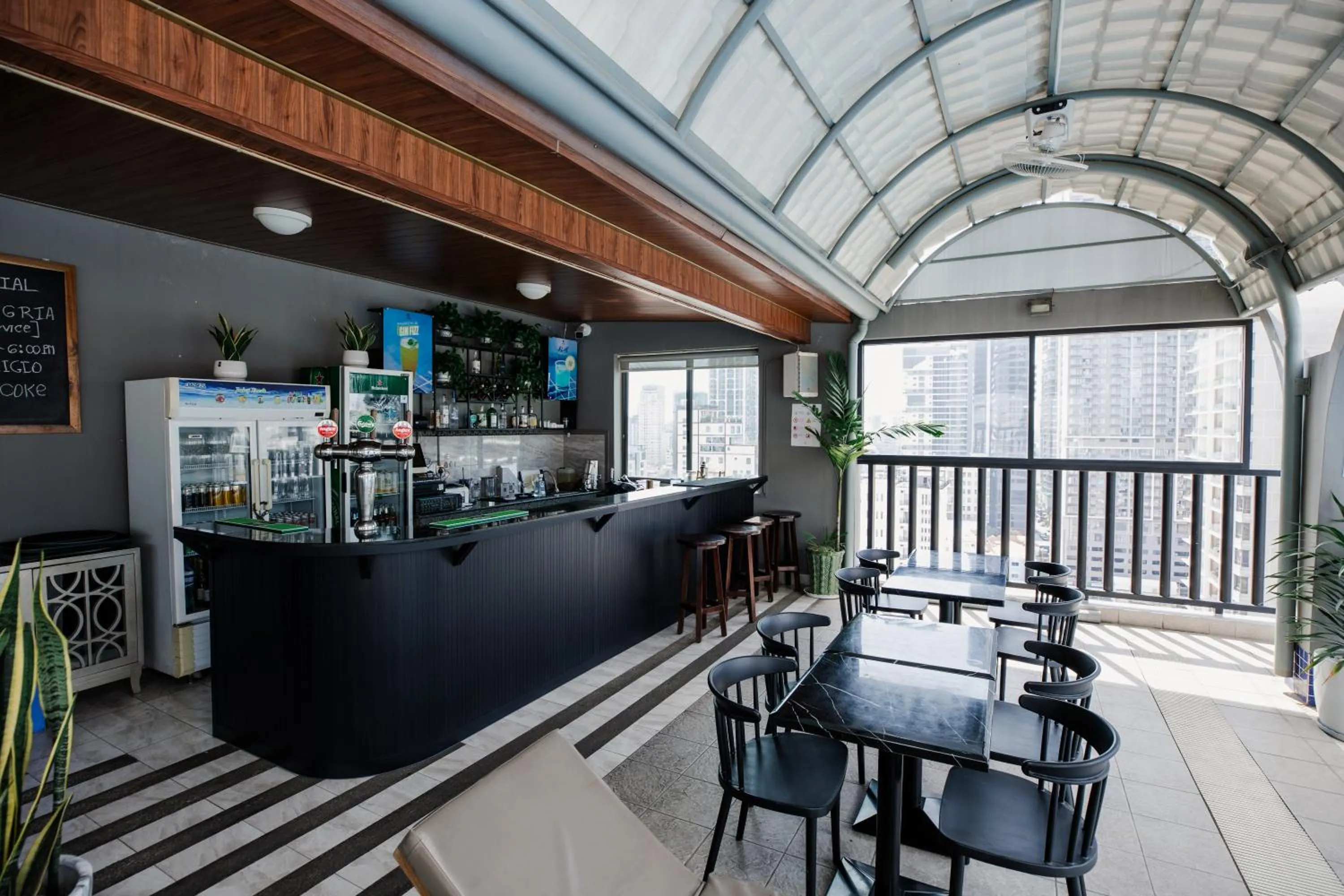 Restaurant/places to eat in The ONRA Hotel