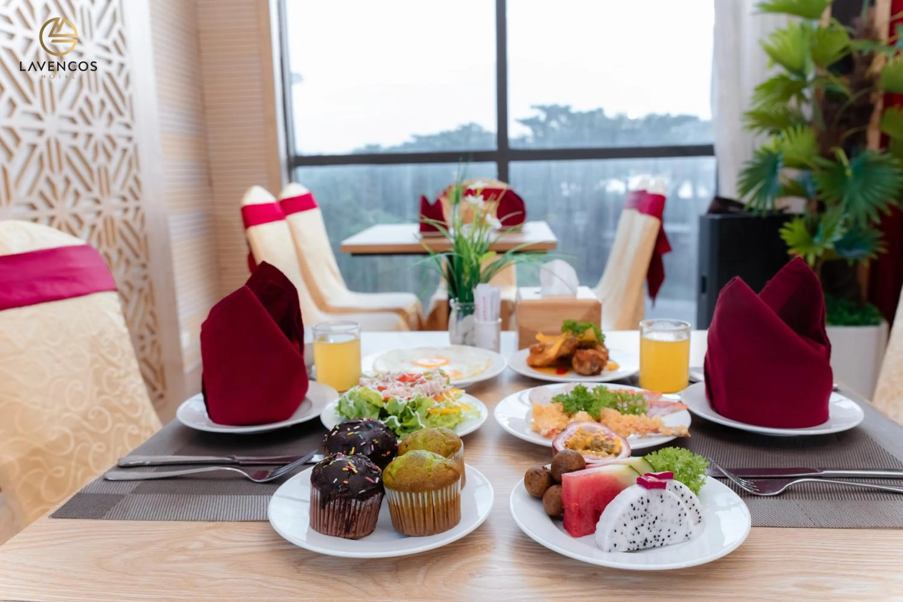 Restaurant/places to eat in Lavencos Hotel Da Nang