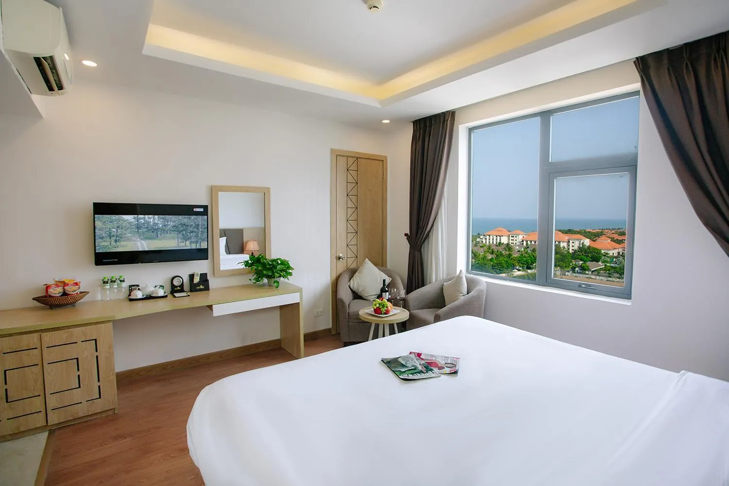 Bedroom, Bed in Lavencos Hotel Da Nang