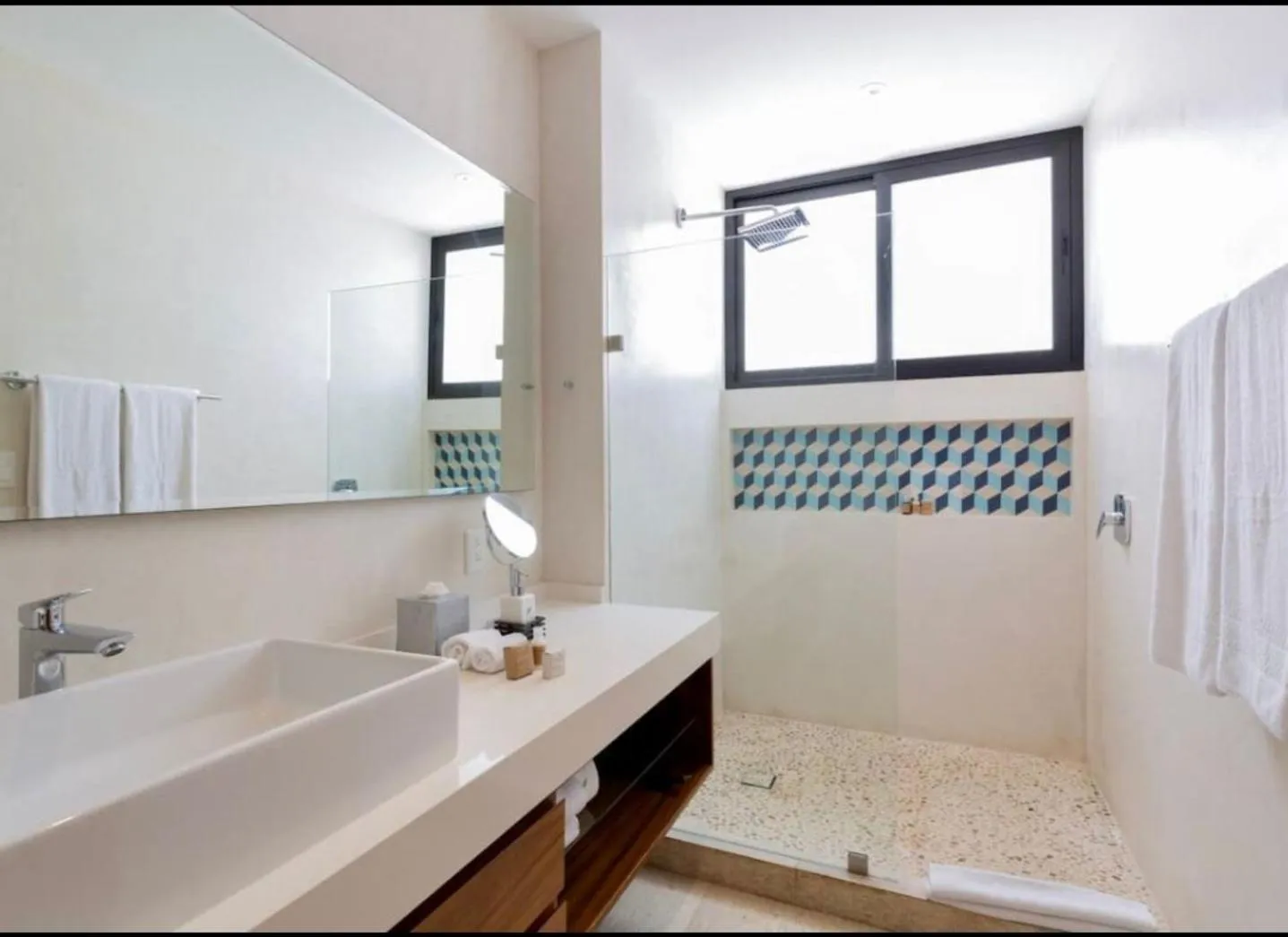 Bathroom in Central Park ModernStudio, Gym, Spa, Wi-Fi, cowork