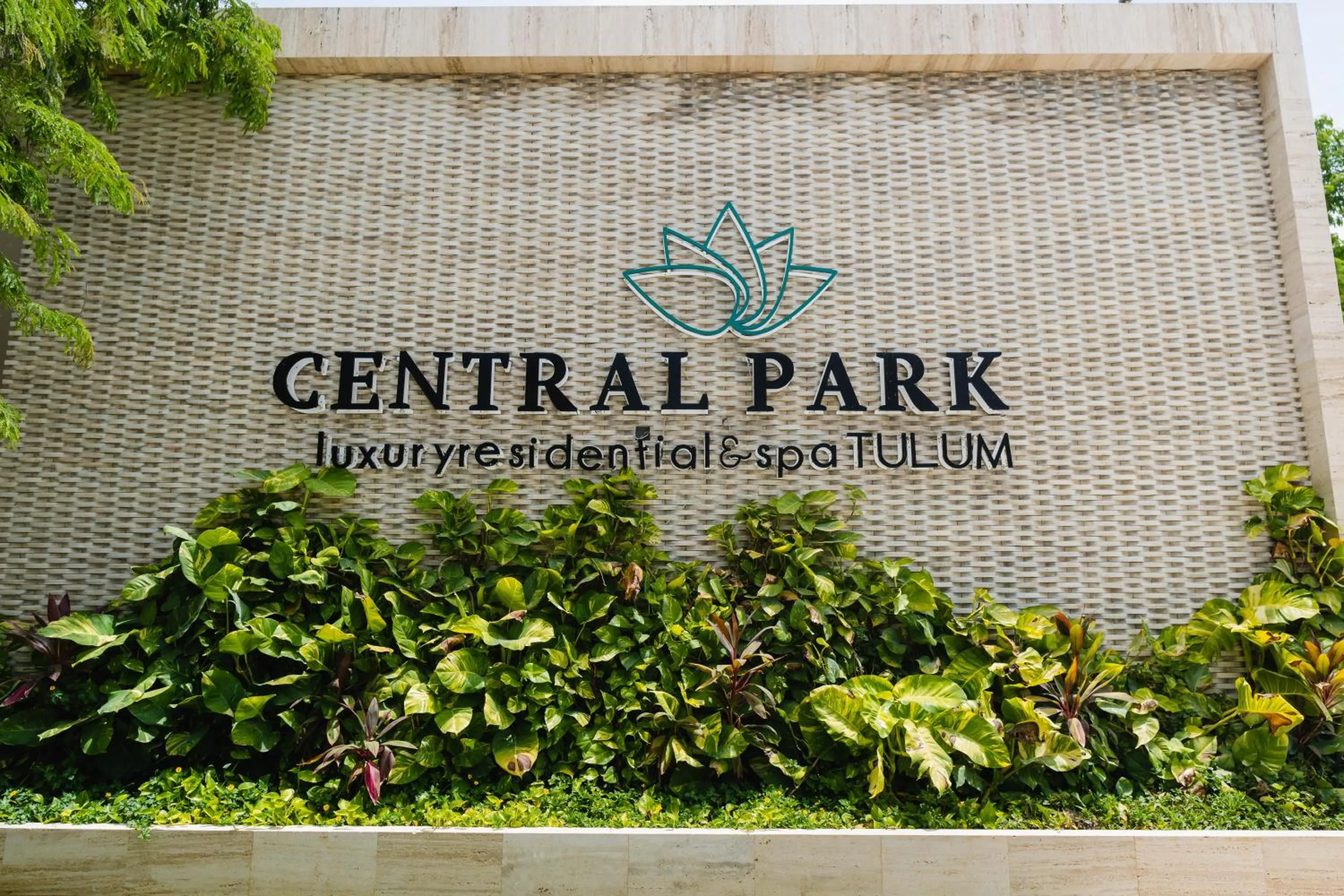 Property logo or sign in Central Park ModernStudio, Gym, Spa, Wi-Fi, cowork