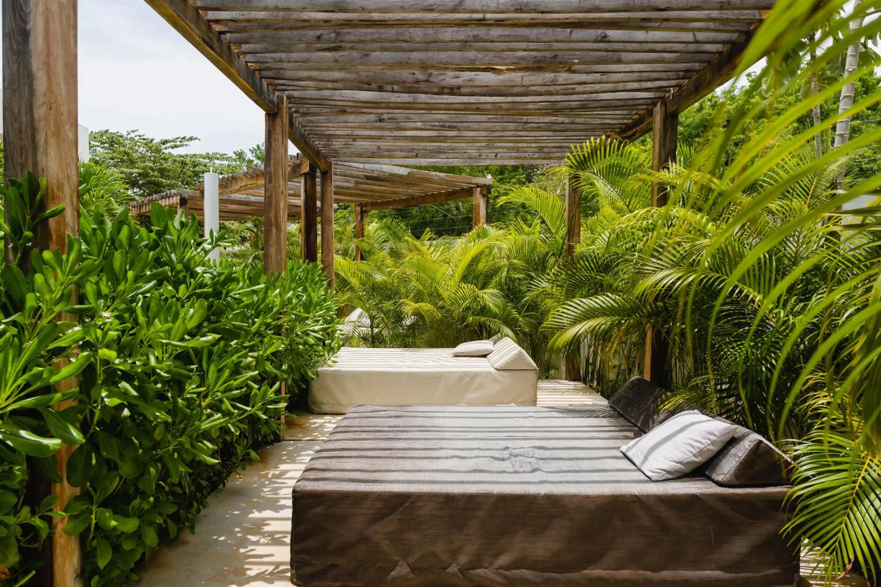 Patio in Central Park ModernStudio, Gym, Spa, Wi-Fi, cowork