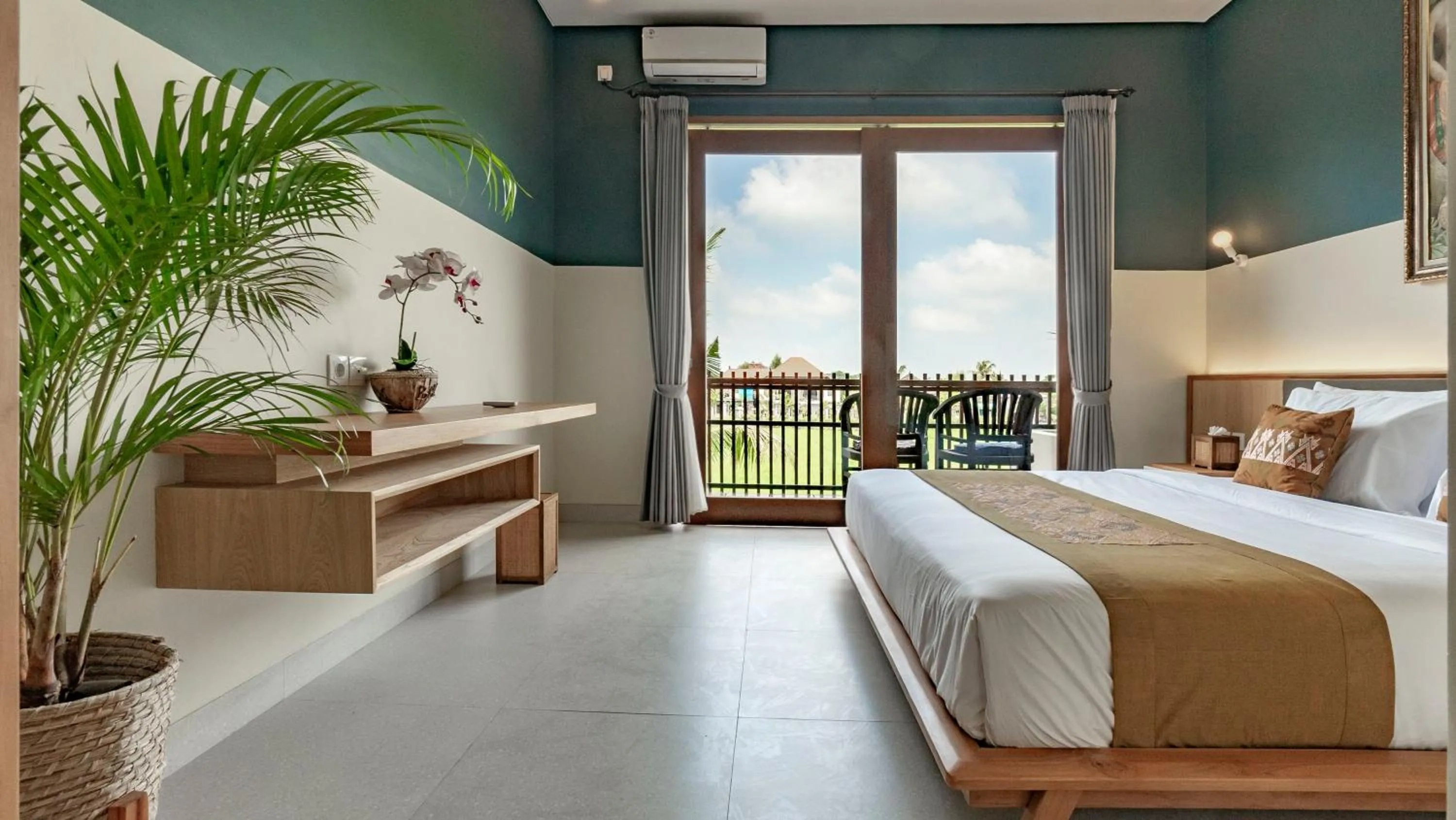 Photo of the whole room, Bed in Juli House by Mahaputra