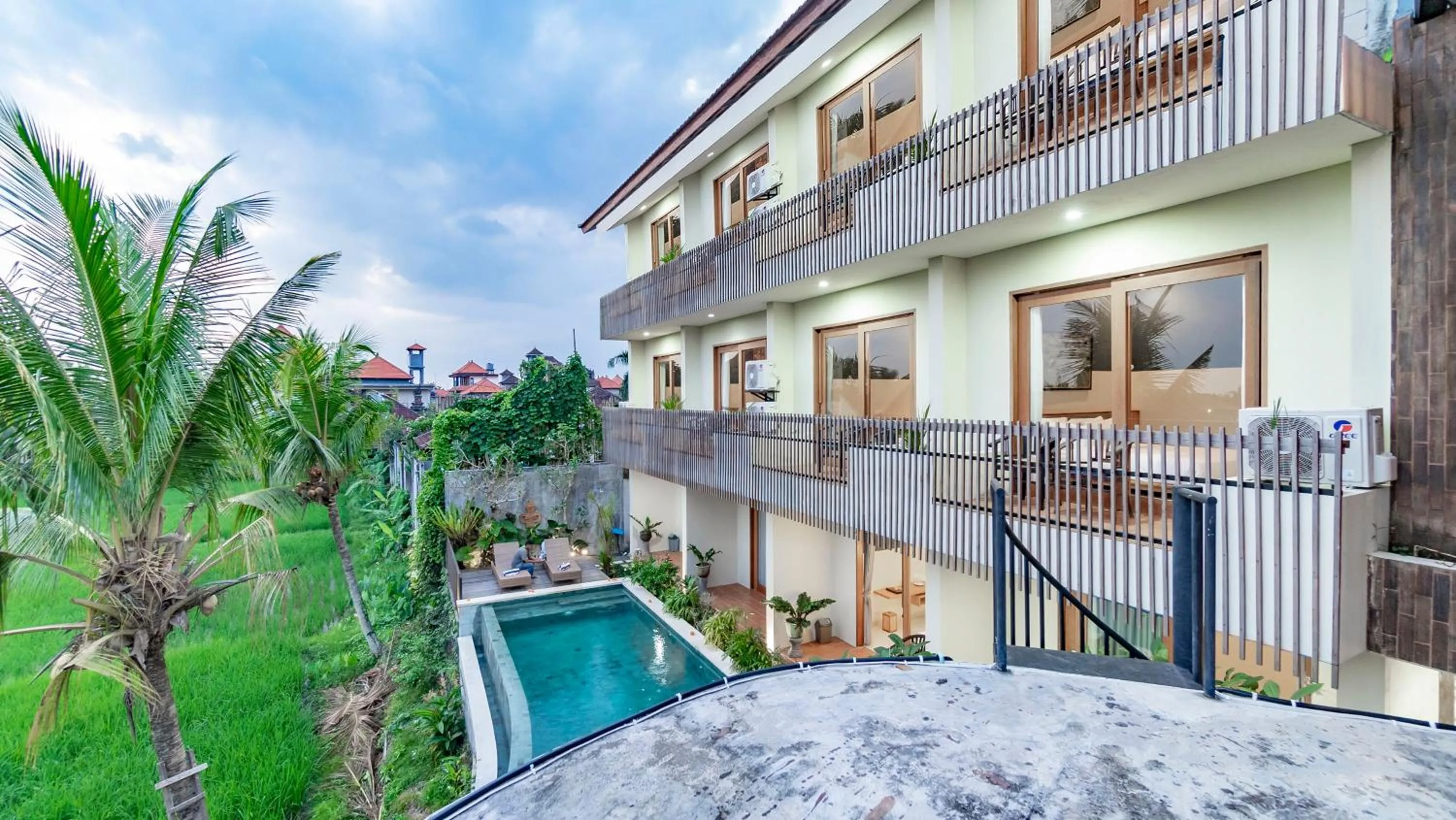 Balcony/Terrace in Juli House by Mahaputra