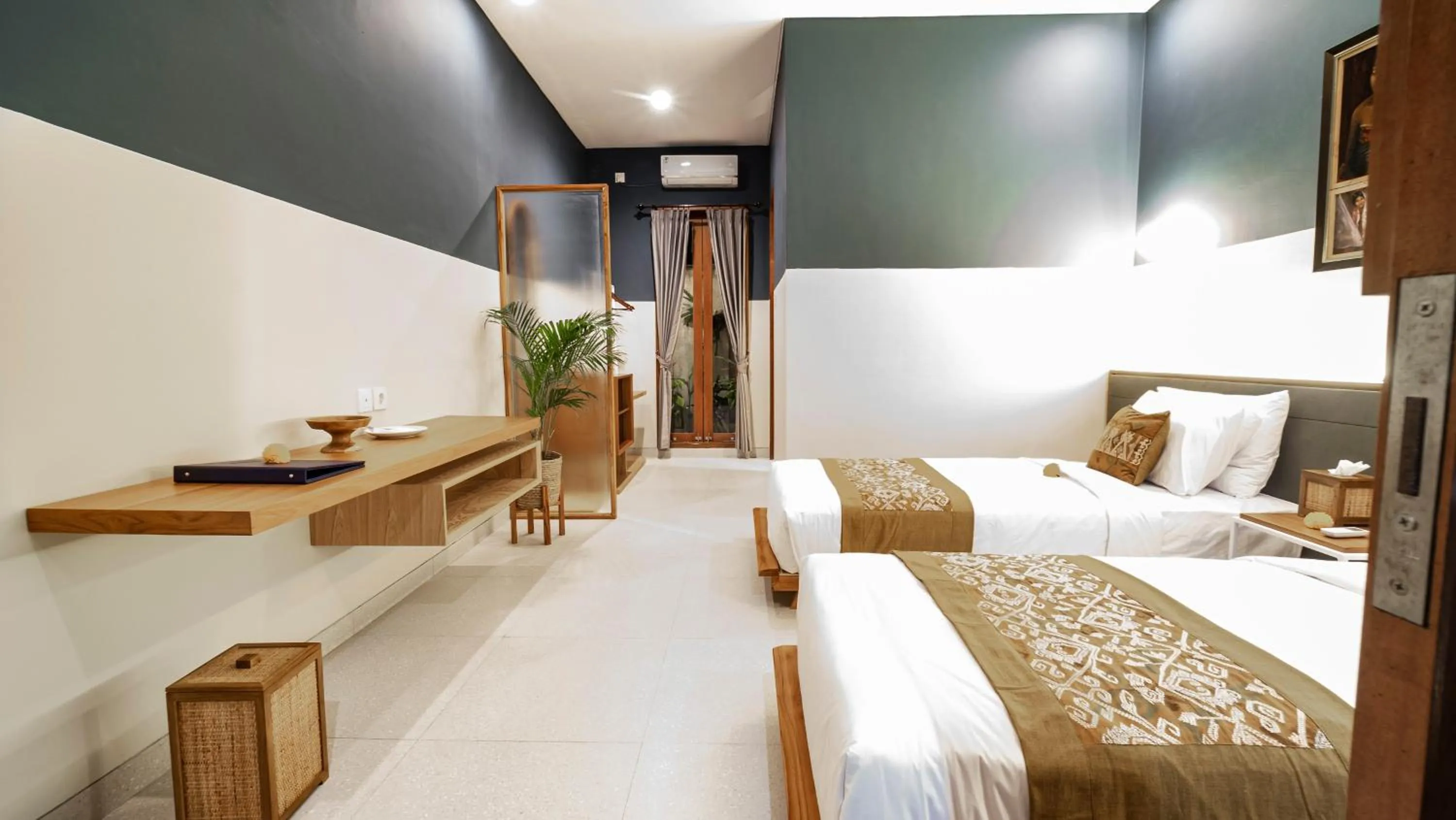 Photo of the whole room, Bed in Juli House by Mahaputra