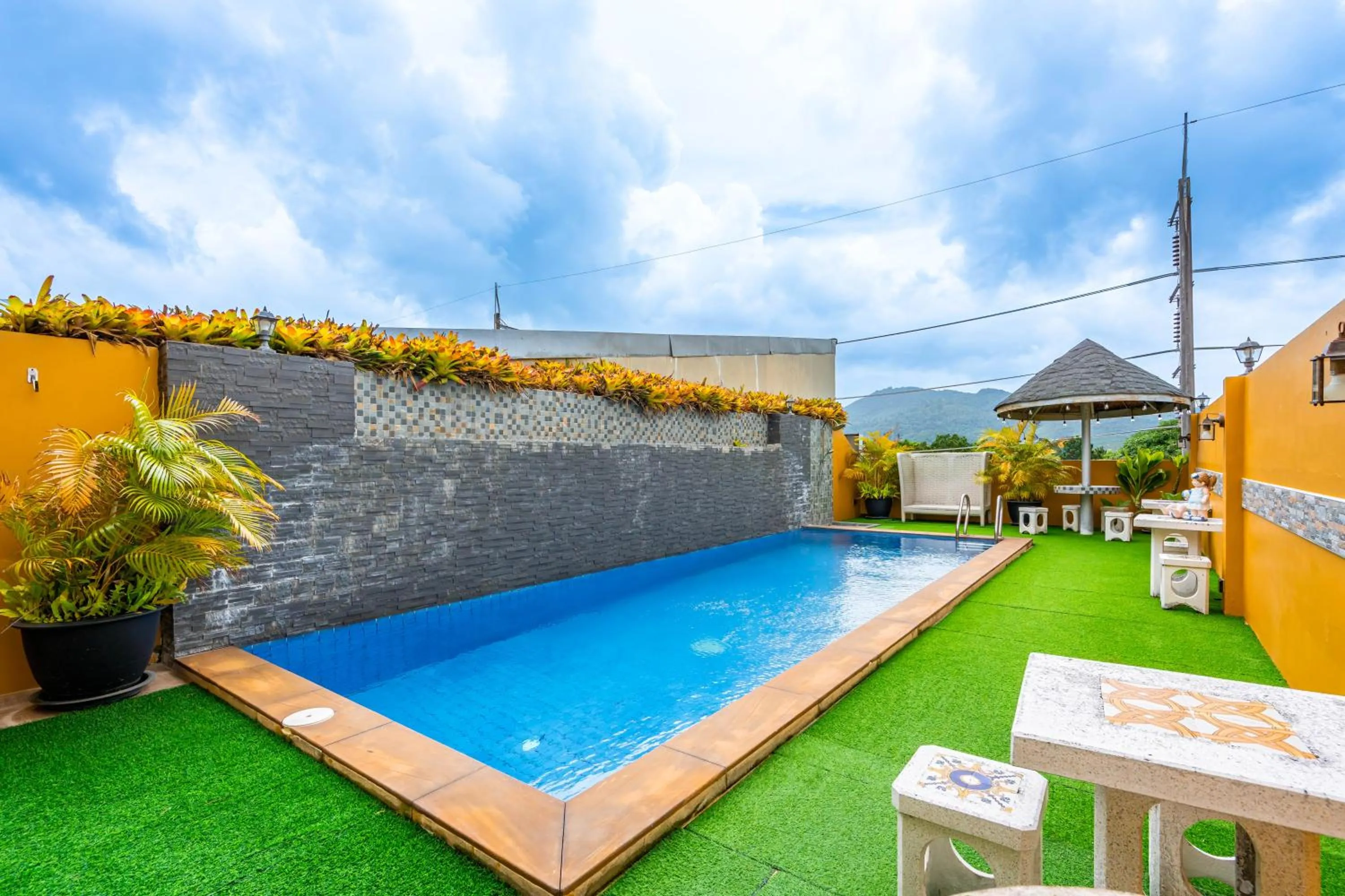 Swimming pool in The Cheetar Hotel