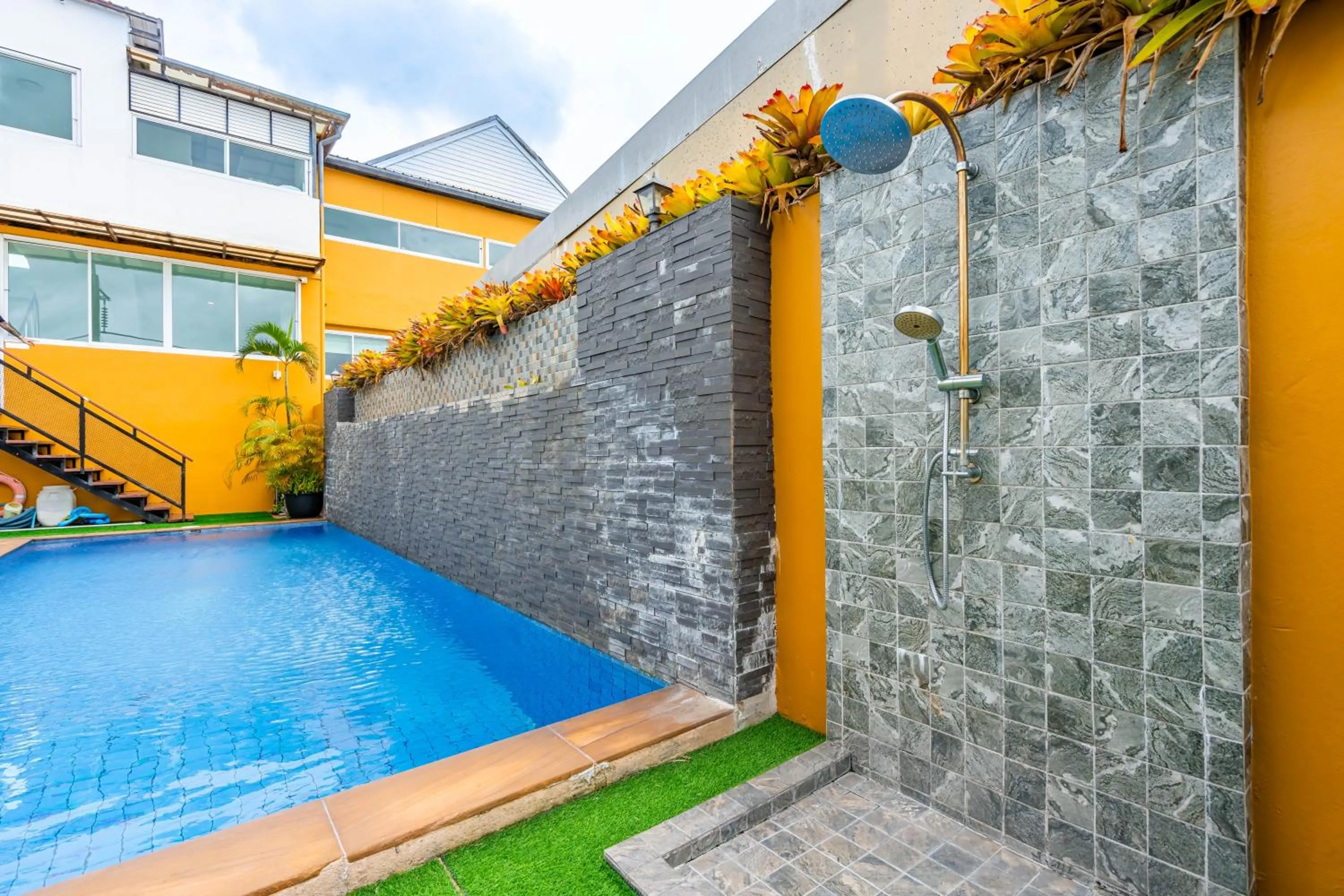 Swimming pool in The Cheetar Hotel