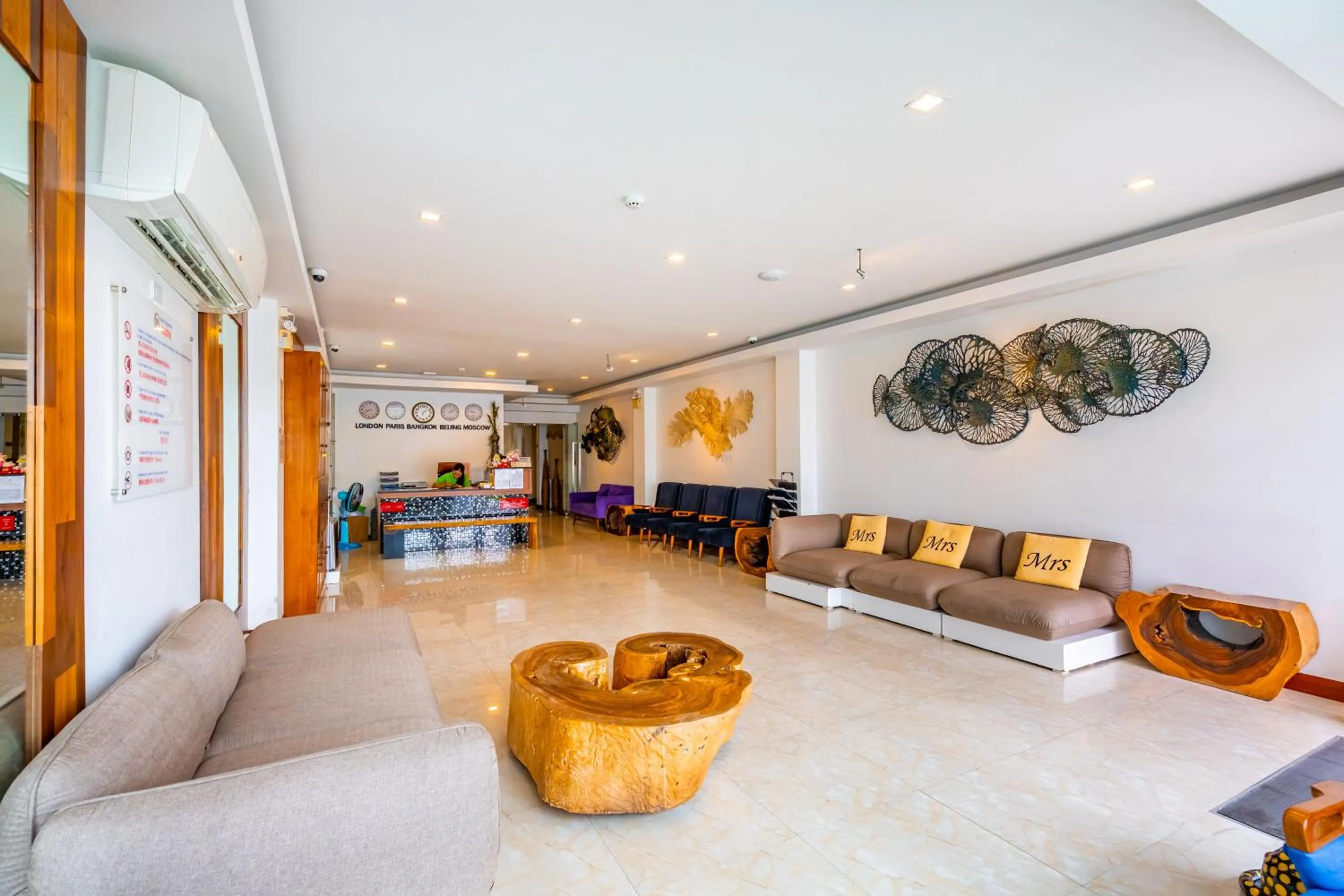 Lobby or reception in The Cheetar Hotel