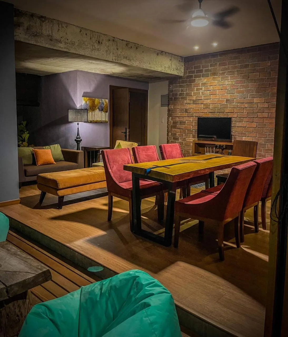 TV and multimedia in Royale Riviera Resort Private Pool Villas