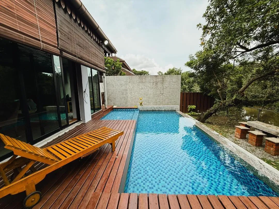 Swimming pool in Royale Riviera Resort Private Pool Villas