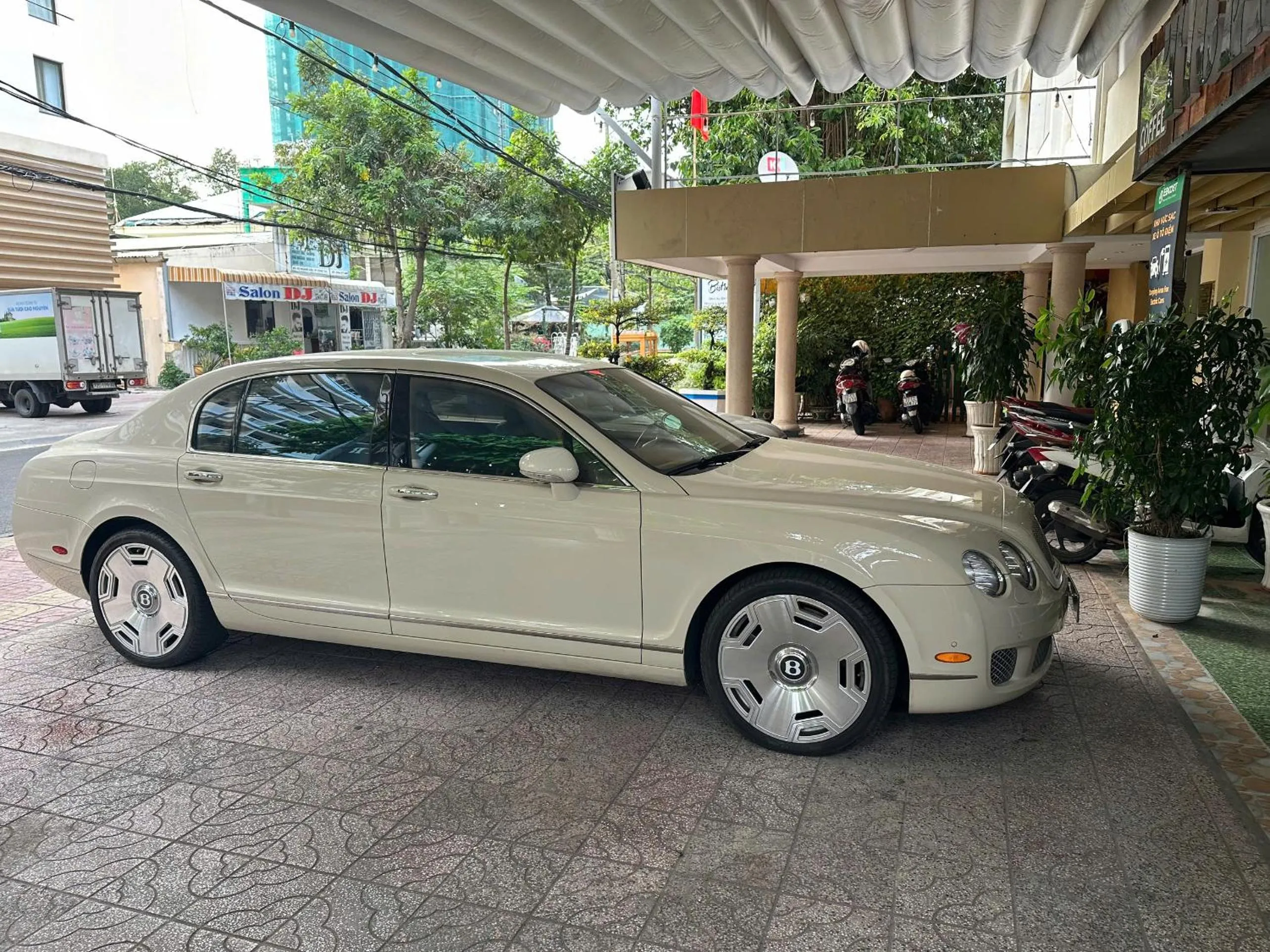 Parking in Mercury Hotel & Apartment