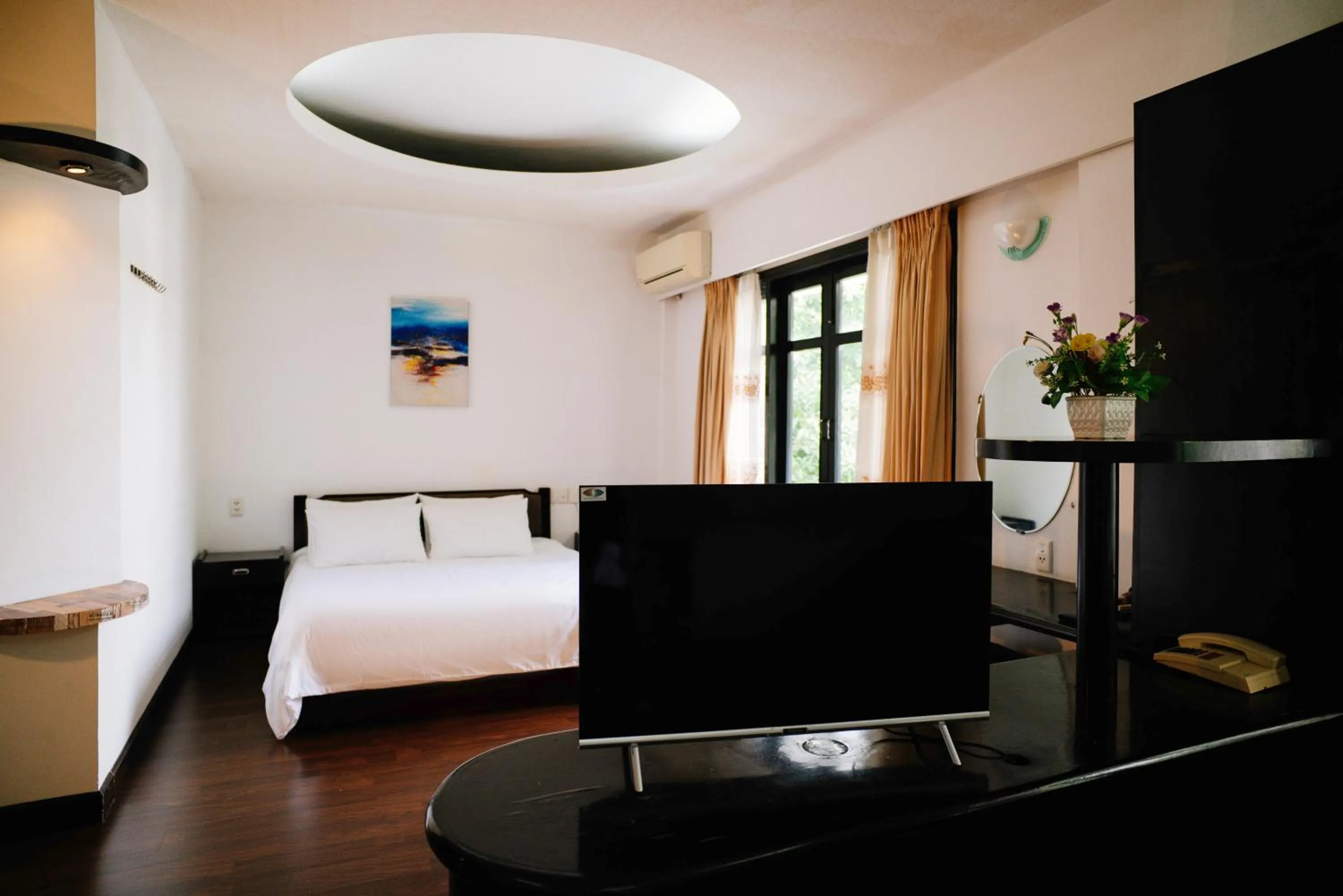 Photo of the whole room, Bed in Mercury Hotel & Apartment