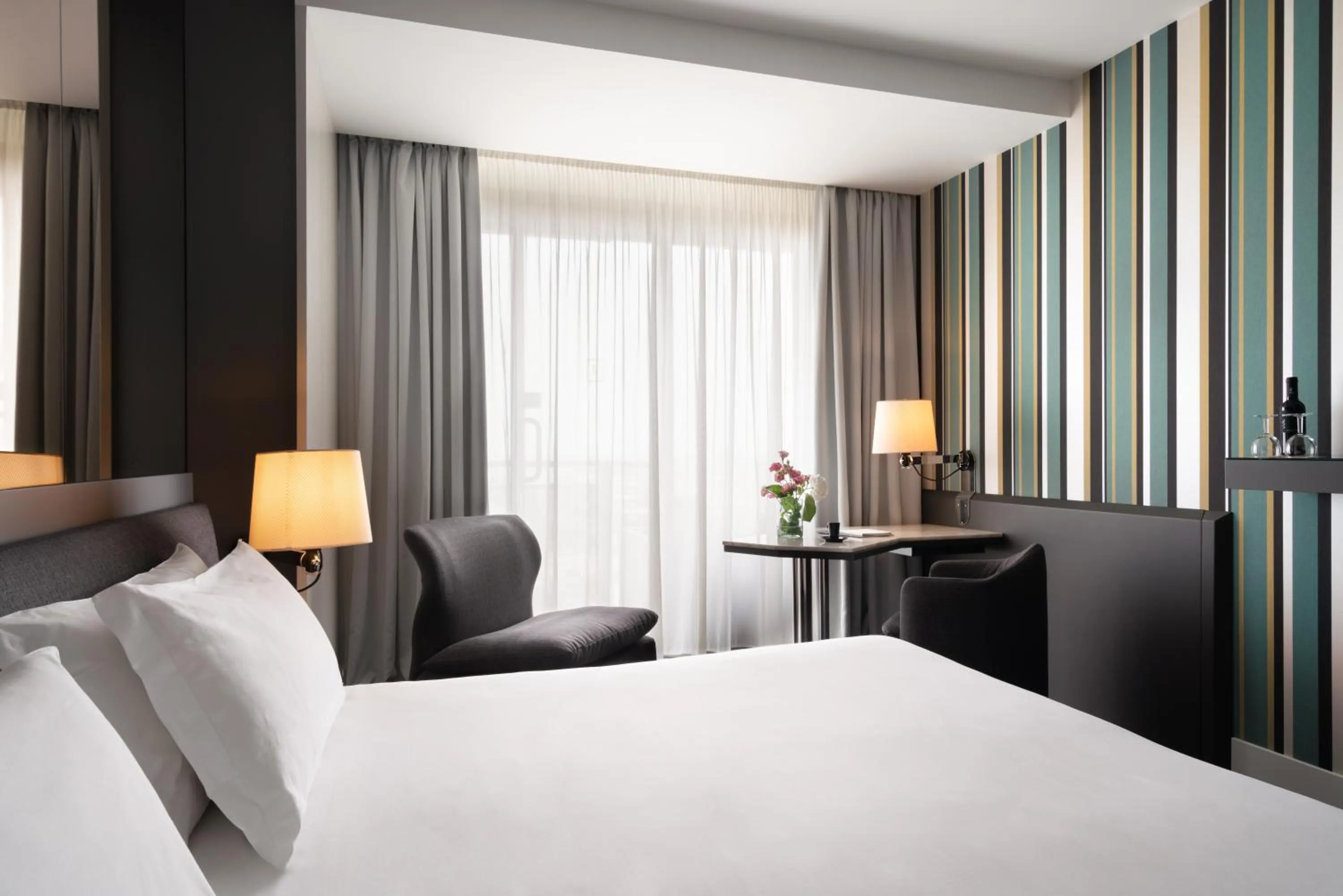 Photo of the whole room, Bed in The Nicolaus Hotel