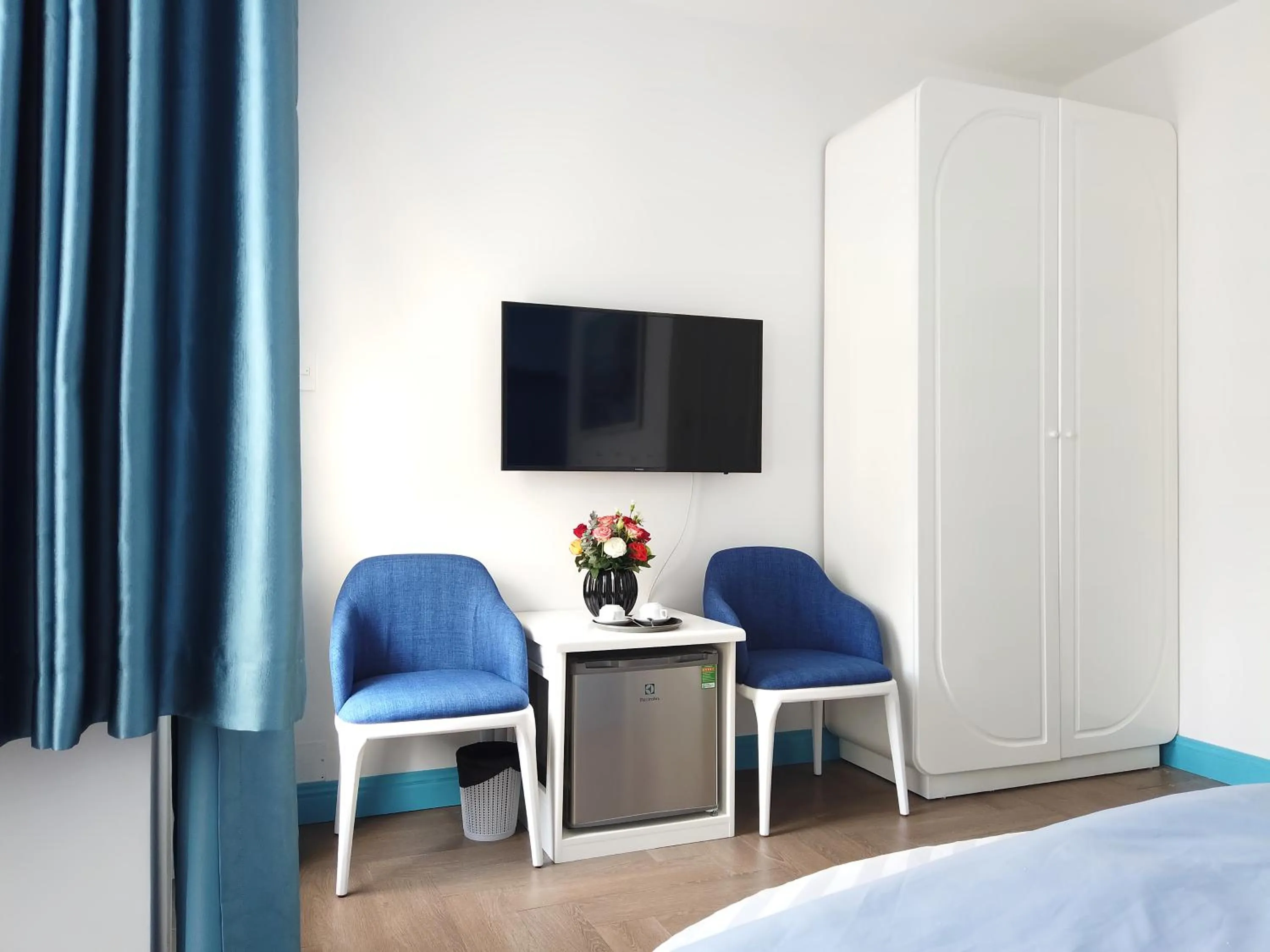 Communal lounge/ TV room, Bed in Free Style Hotel Dalat