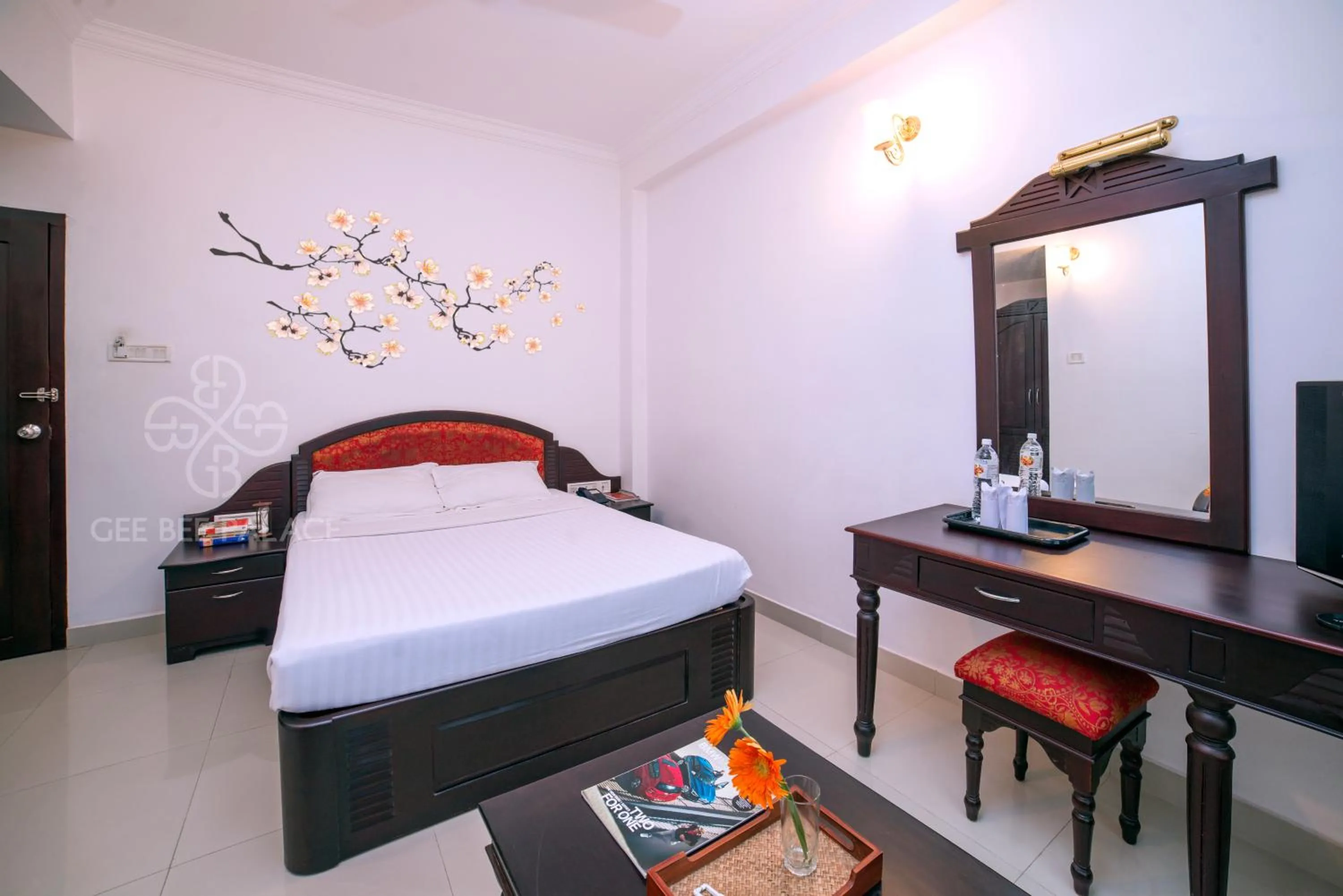 Standard Queen Room in Gee Bee Palace