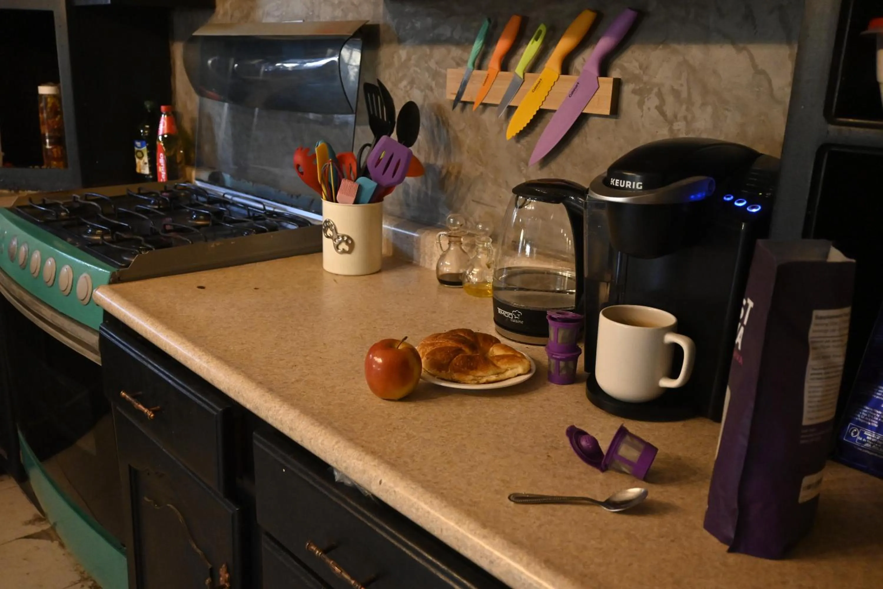 Communal kitchen in Desert Heart Hostel