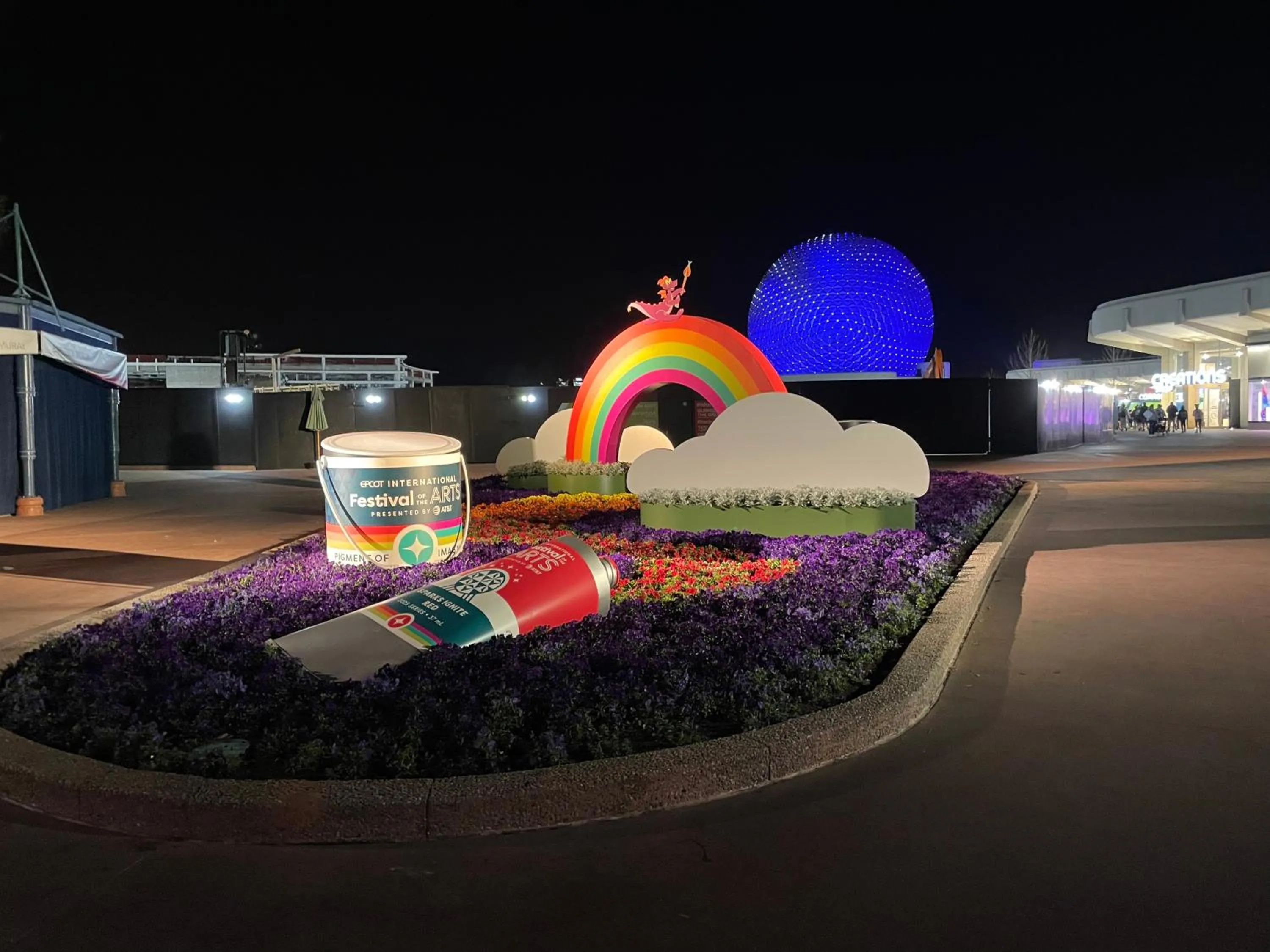 Nearby landmark in 3 Bedroom Villa with Poolside Cinema and Games Room Close to theme Parks sleeps 6 plus 2