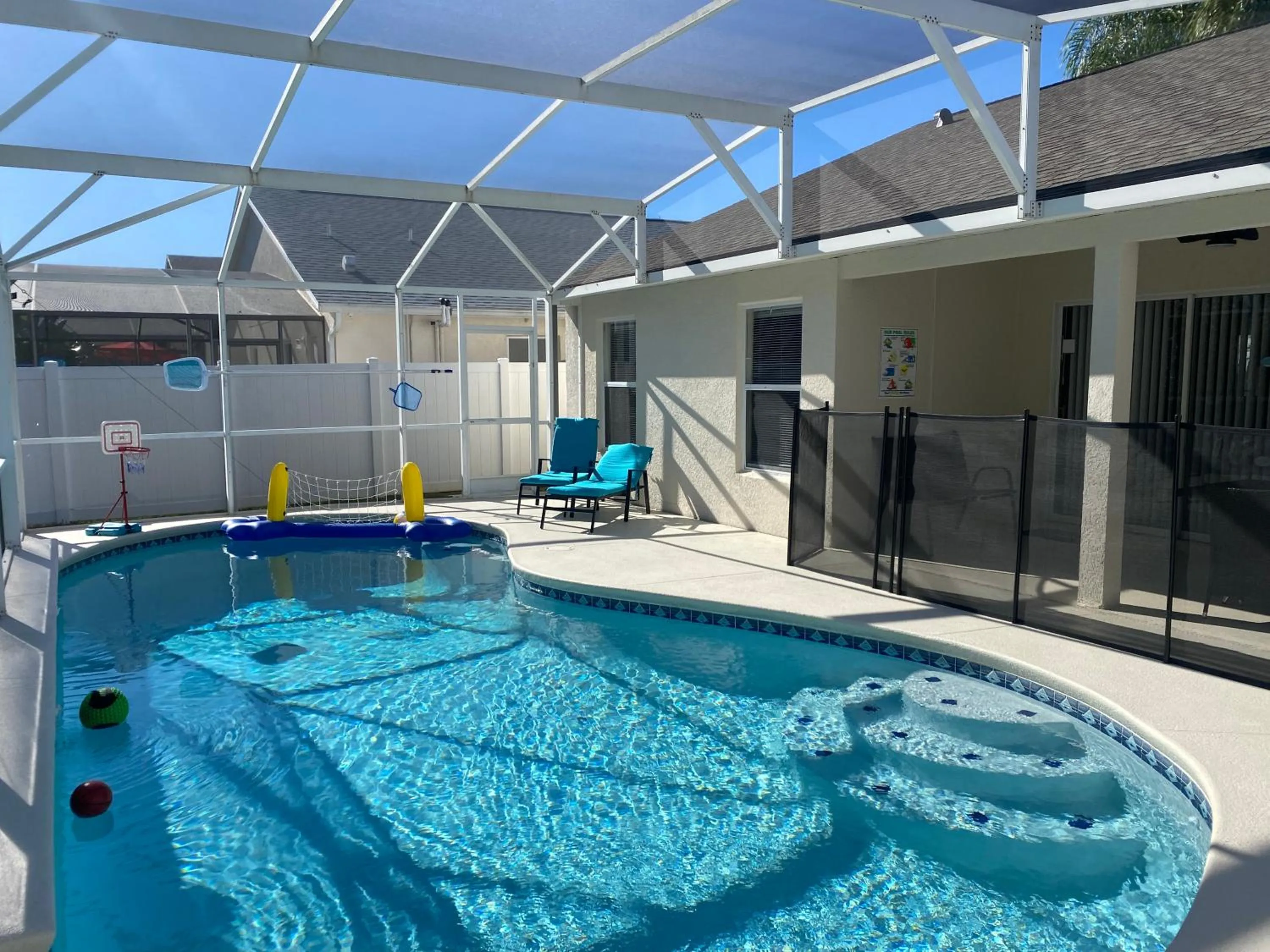 Swimming pool in 3 Bedroom Villa with Poolside Cinema and Games Room Close to theme Parks sleeps 6 plus 2