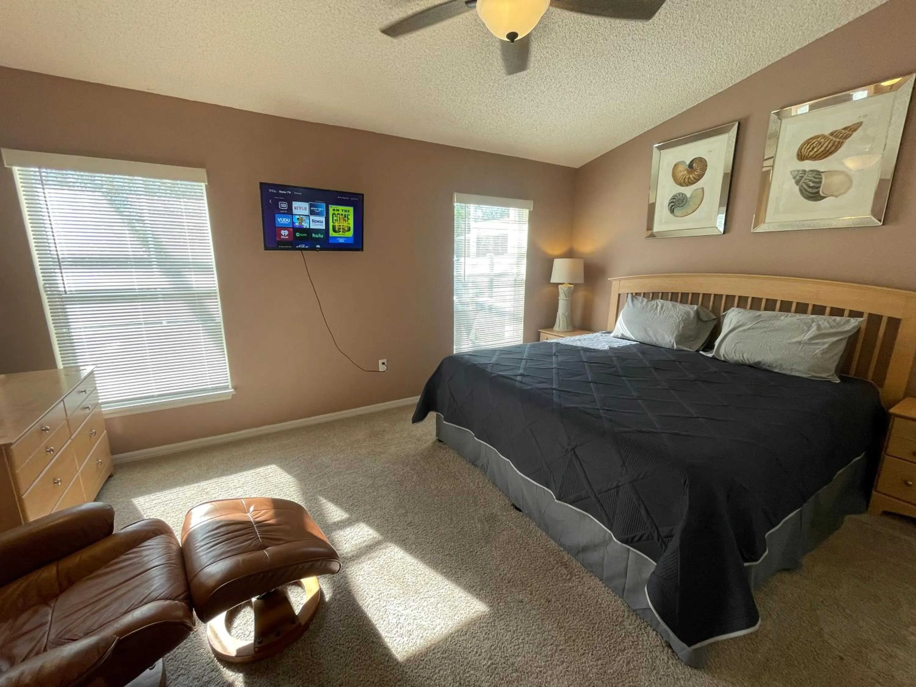 Bedroom, Bed in 3 Bedroom Villa with Poolside Cinema and Games Room Close to theme Parks sleeps 6 plus 2