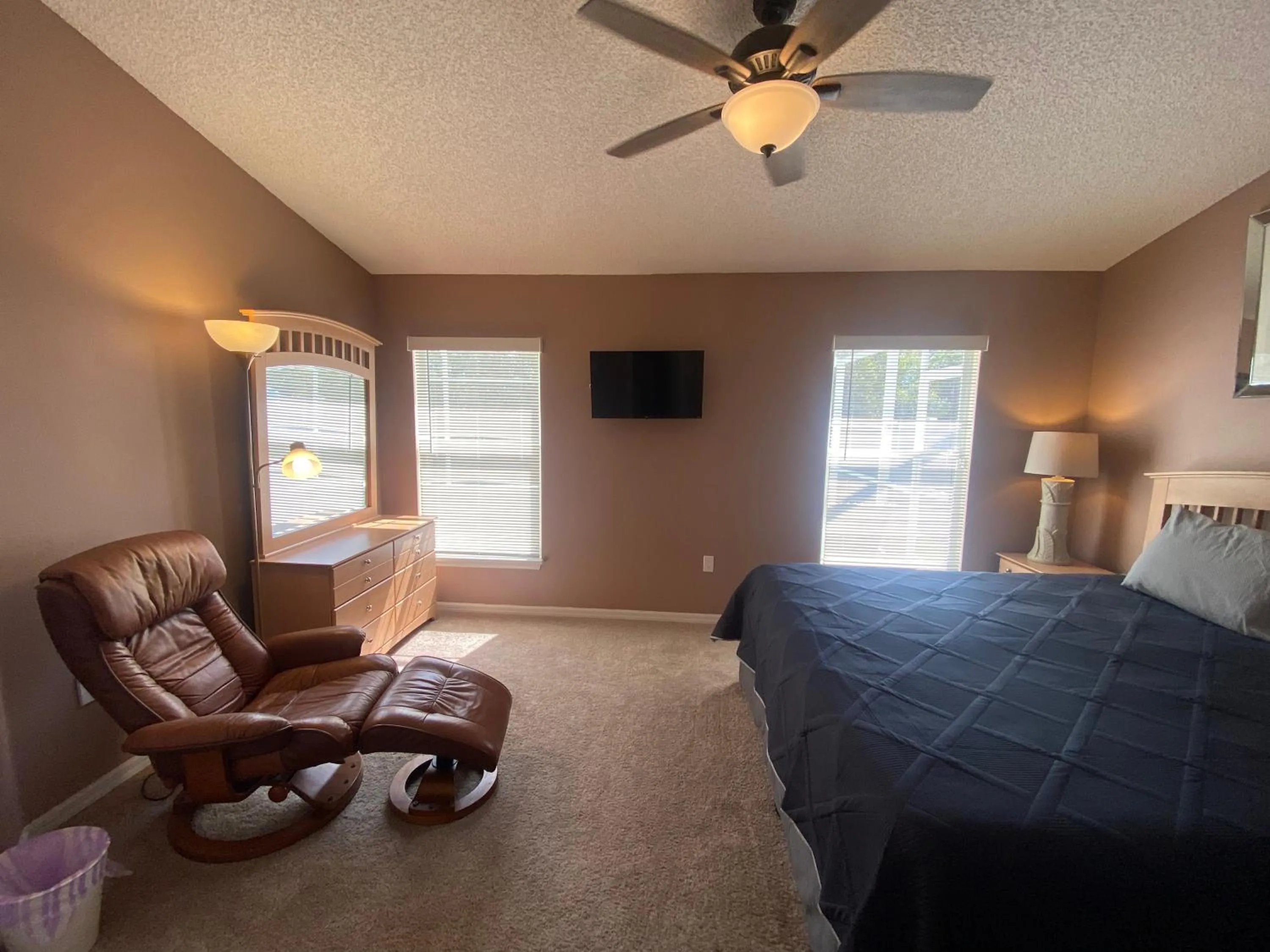 Bedroom, Bed in 3 Bedroom Villa with Poolside Cinema and Games Room Close to theme Parks sleeps 6 plus 2