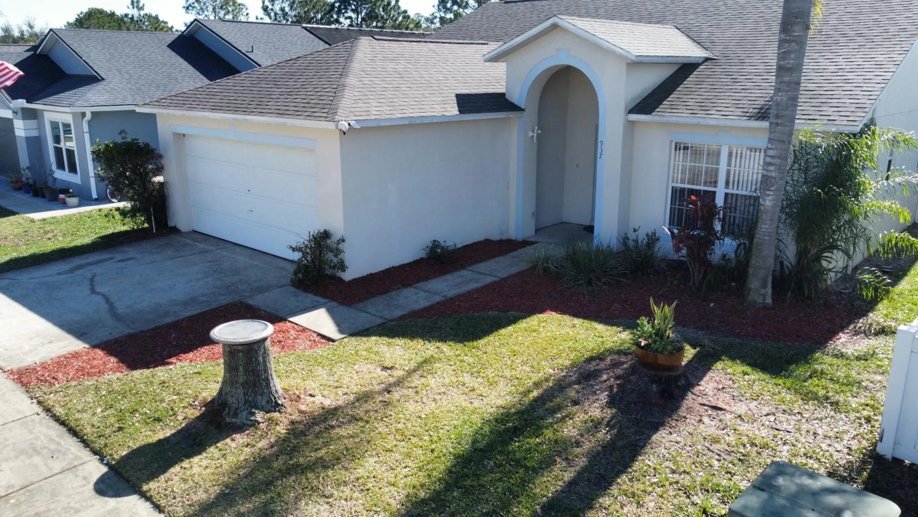 Property building in 3 Bedroom Villa with Poolside Cinema and Games Room Close to theme Parks sleeps 6 plus 2