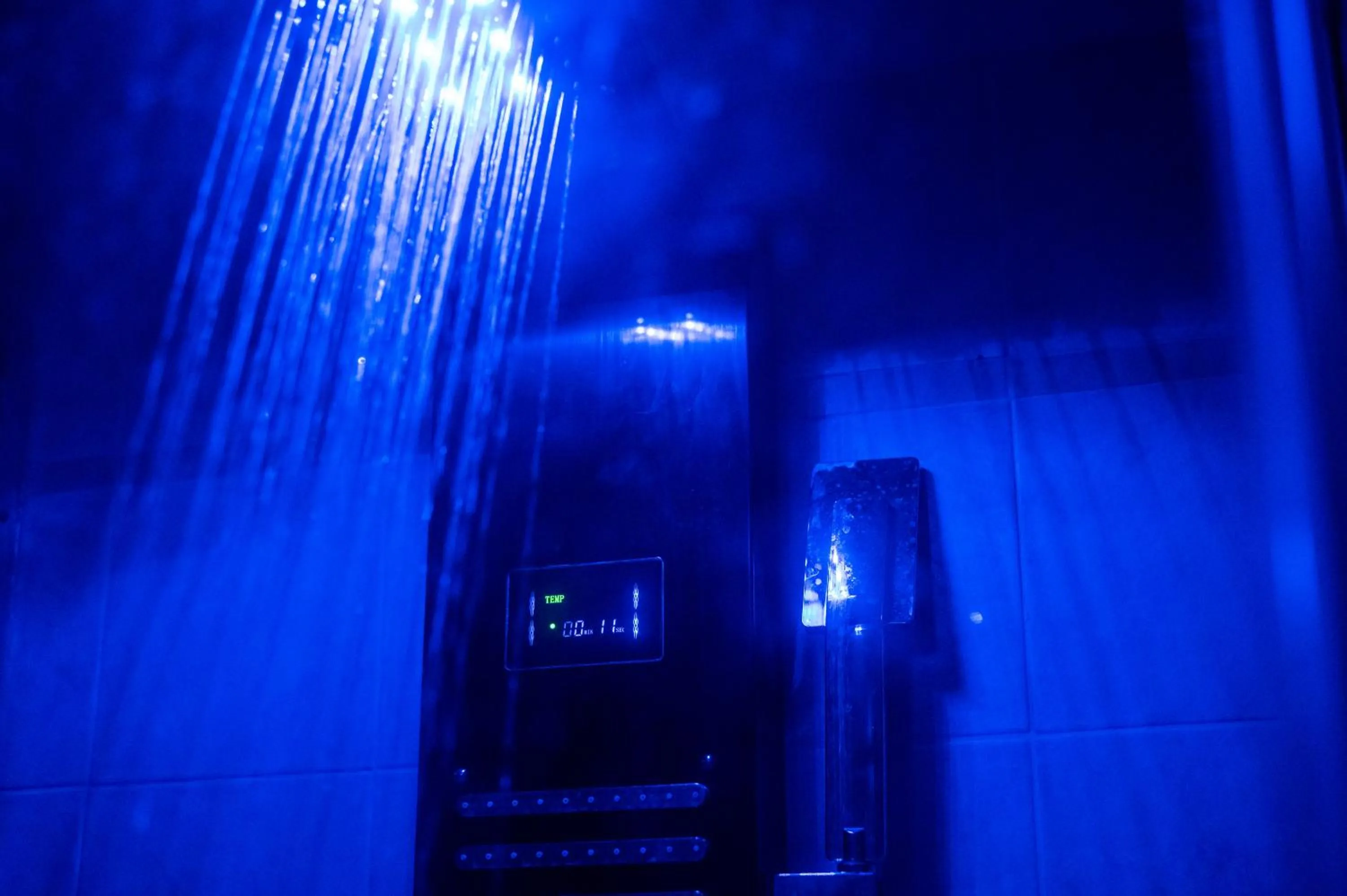 Shower in B&B Villa Maracujà