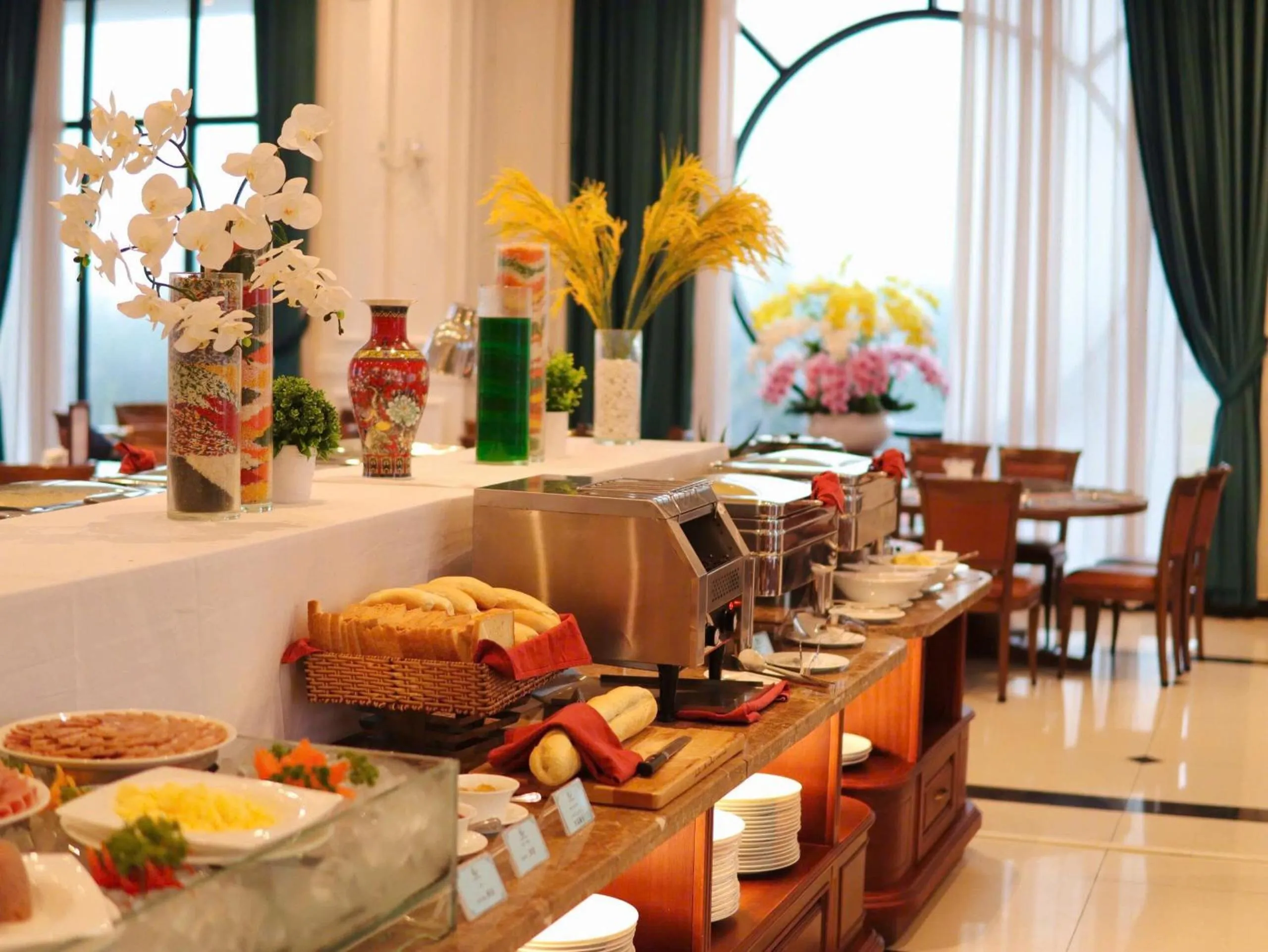 Food and drinks in Vipol Mui Ne Hotel & Spa