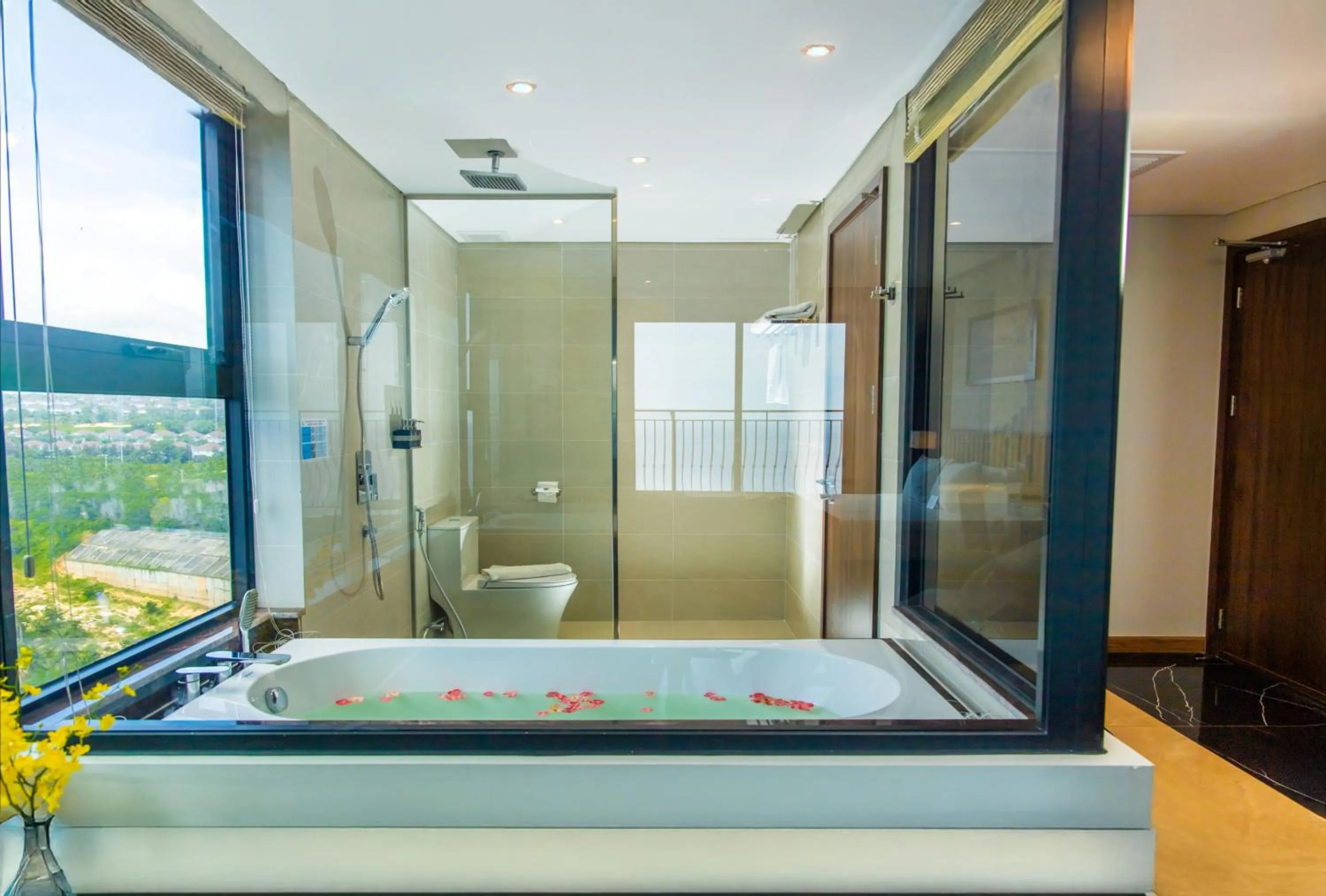 Shower in Vipol Mui Ne Hotel & Spa