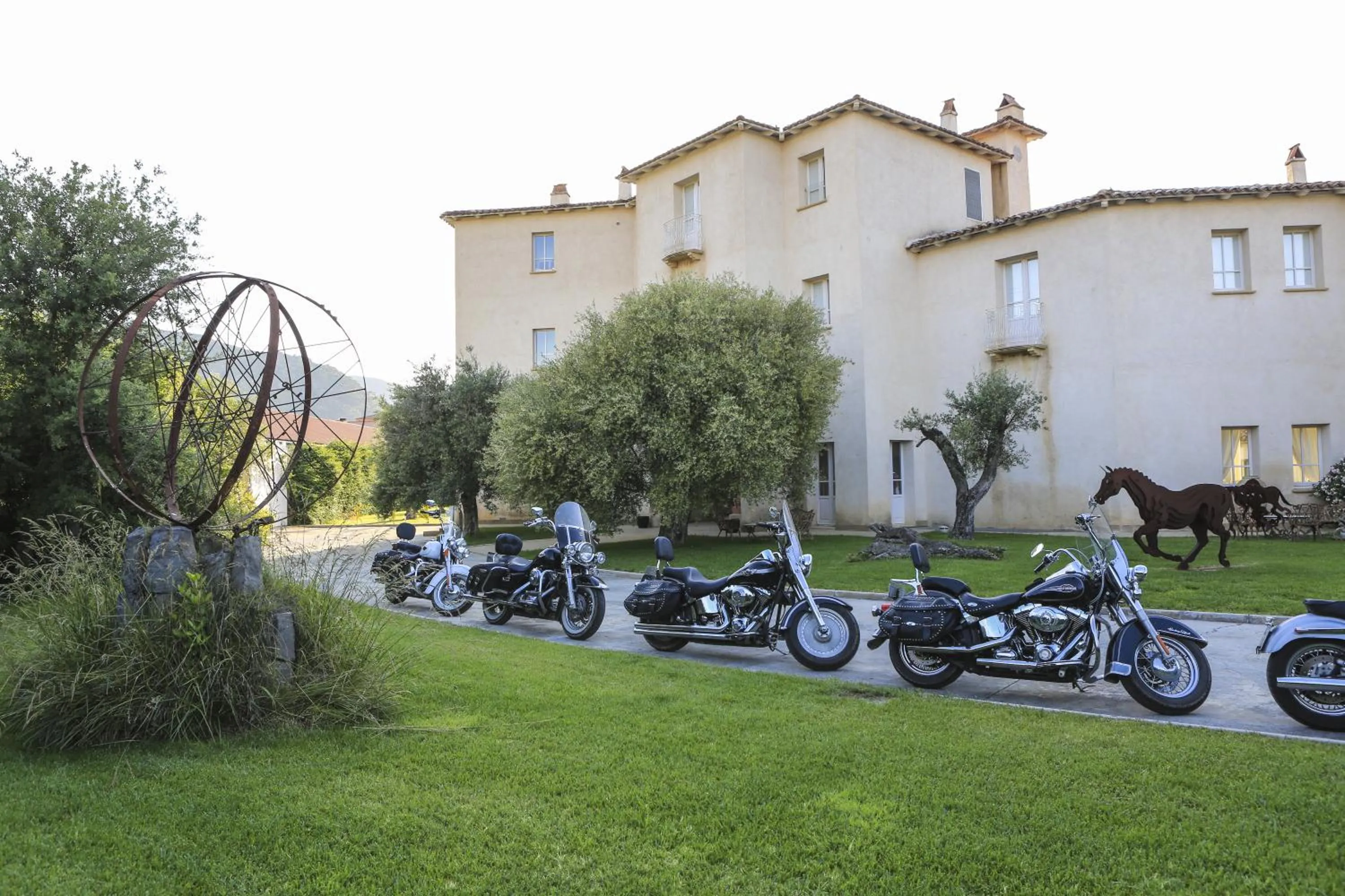 Facade/entrance in Tartheshotel